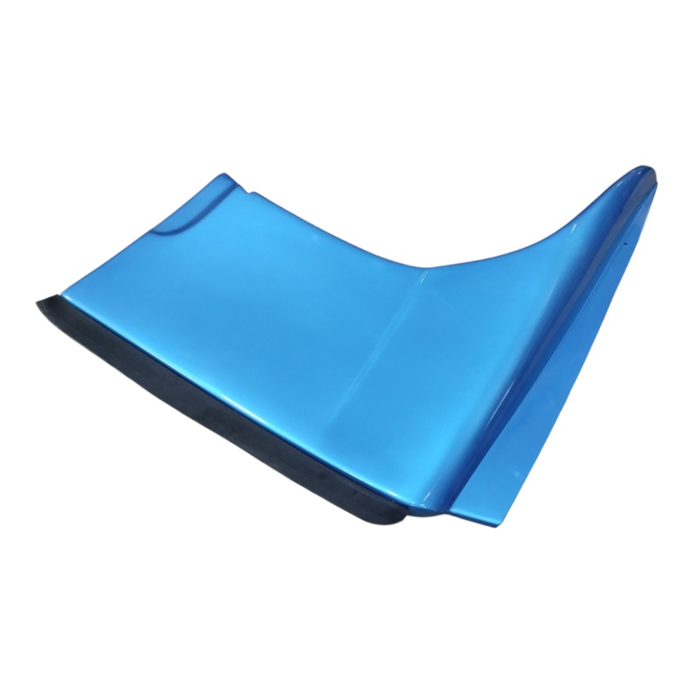 Moldura Esquerda Spoiler Superior Cabine Iveco S-way 2025 – Azul 3