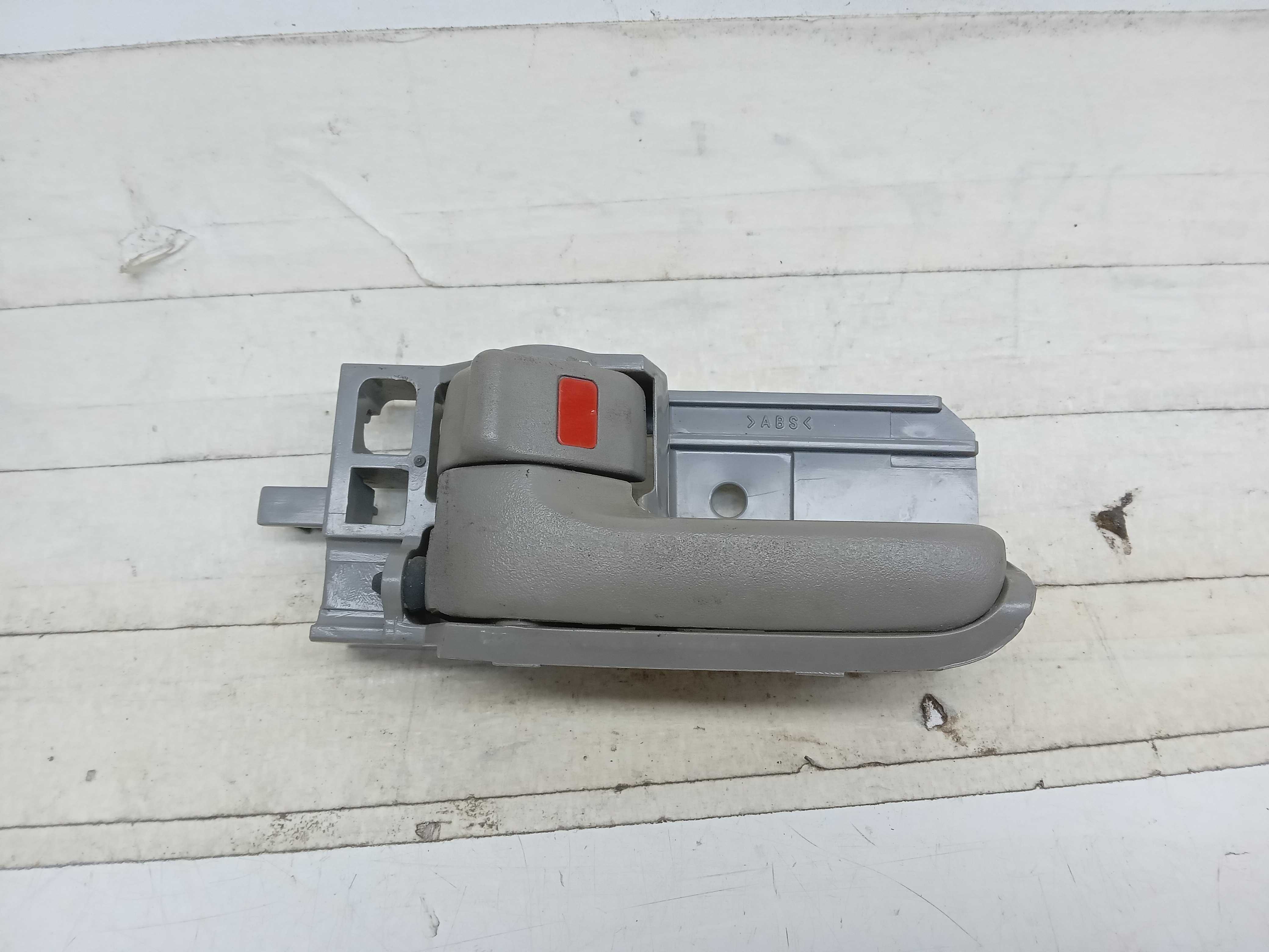MAÇANETA INTERNA PORTA DIANTEIRA LE HILUX 2005 1