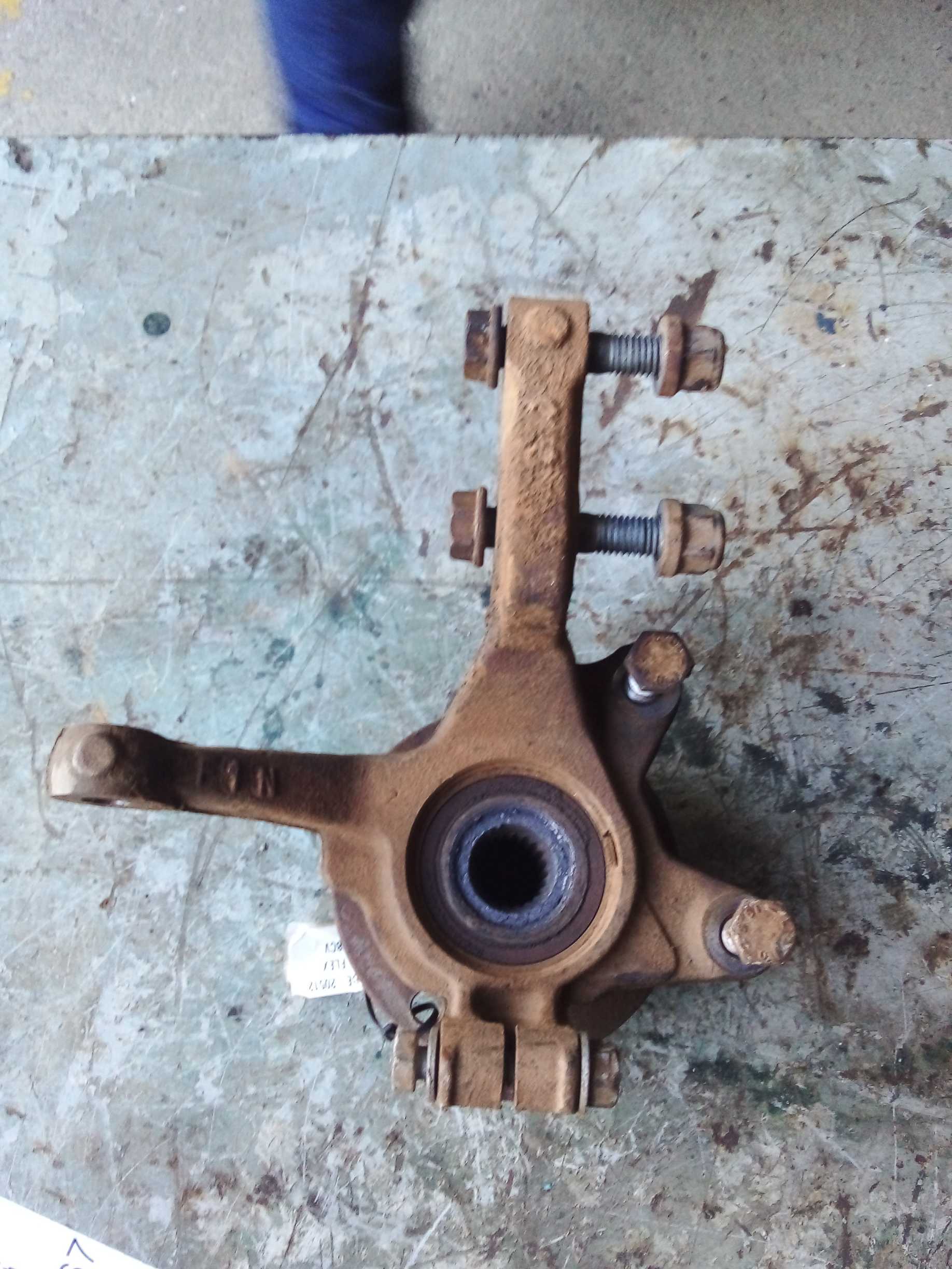CUBO MONTANTE DIANTEIRO ESQUERDO RENAULT CLIO 2003