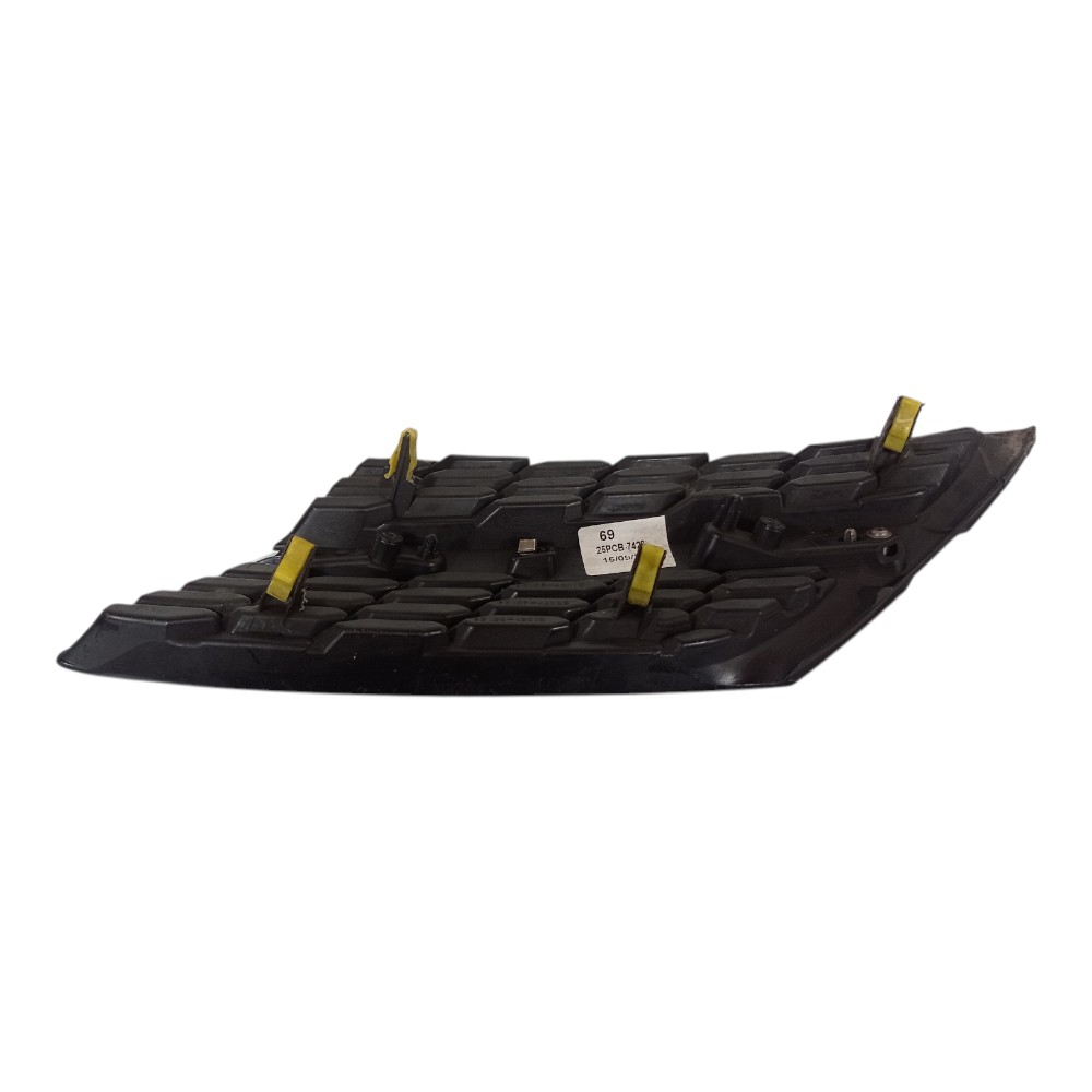 Grade Direita Parachoque Toyota Rav4 2015 2.0 4×4 Preto 5