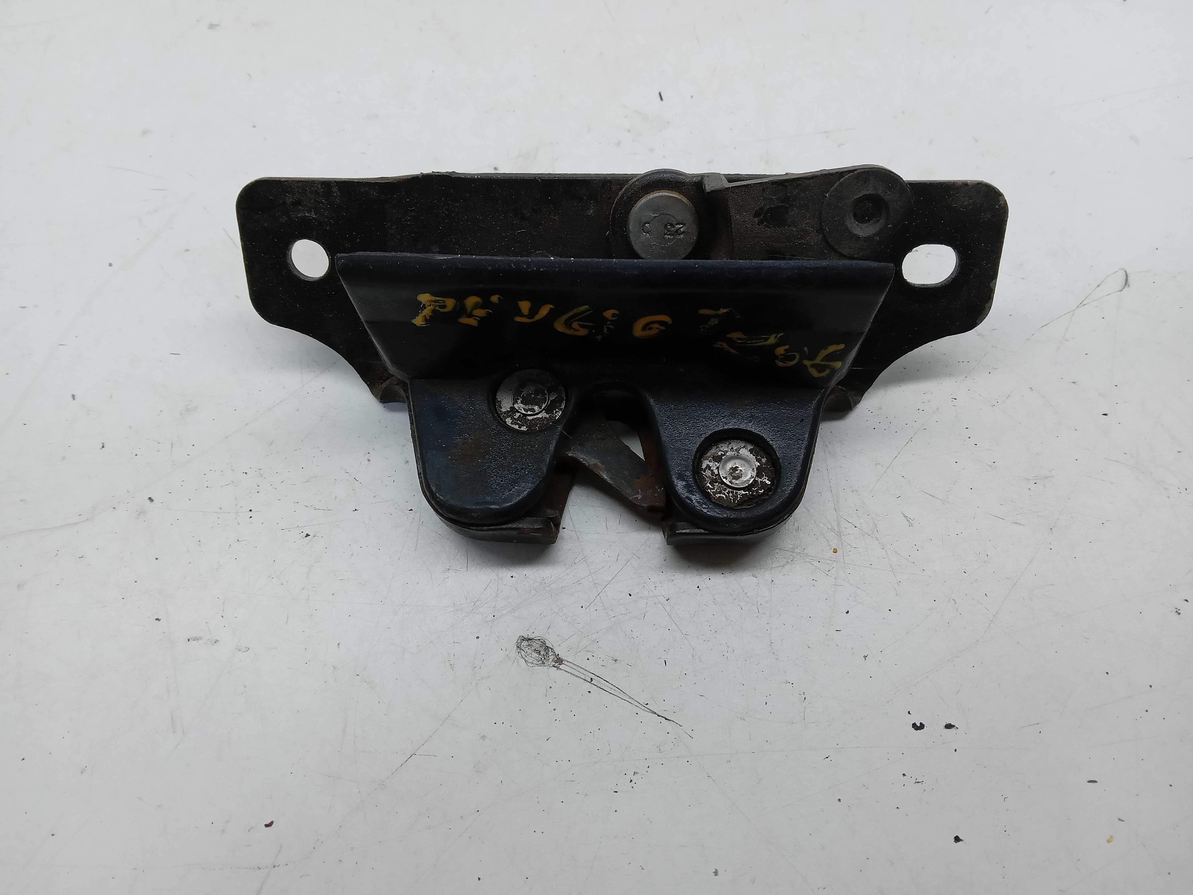 FECHADURA TAMPA TRASEIRA PEUGEOT 206 2000