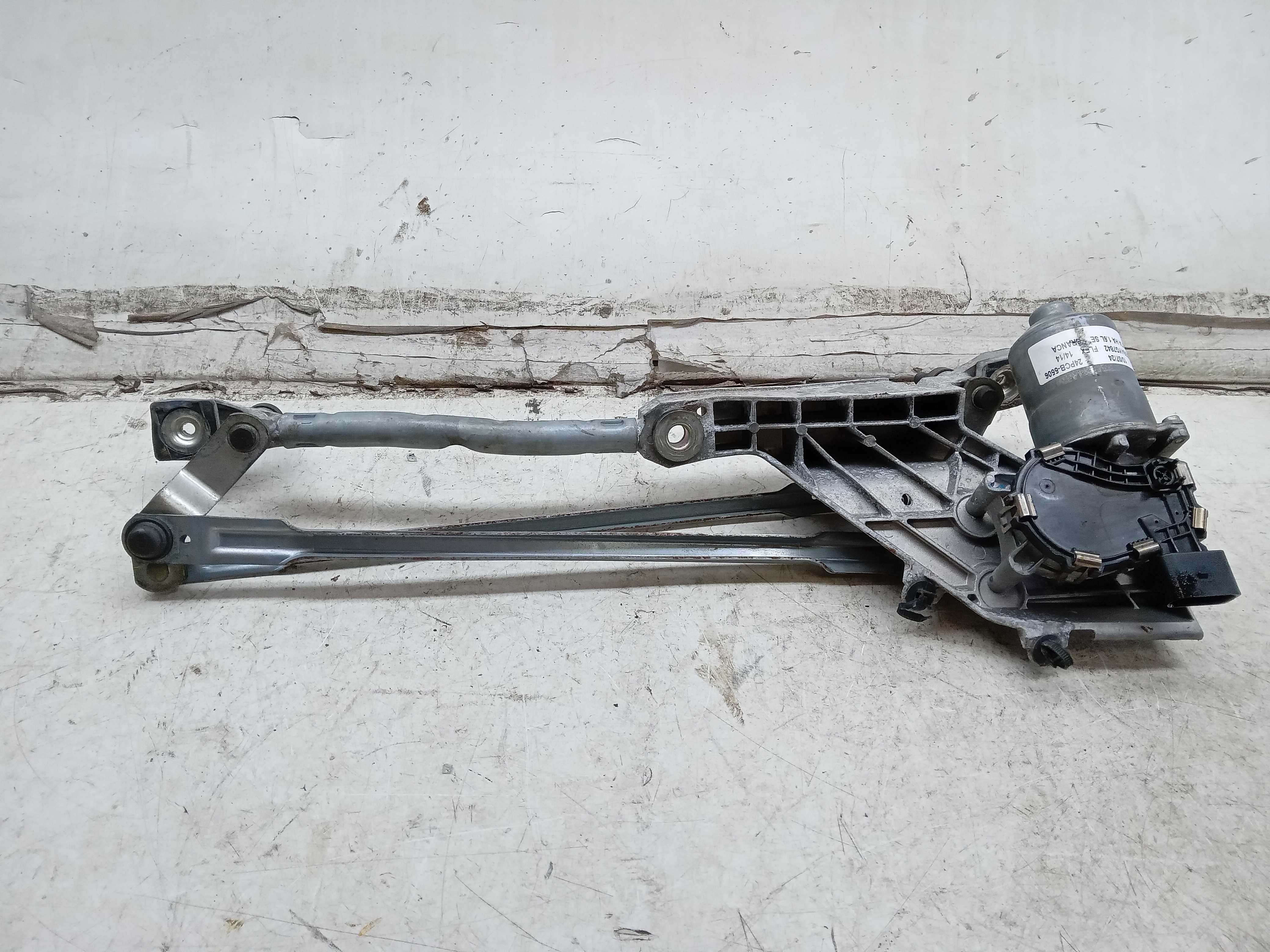 GALHADA COM MOTOR LIMPADOR PARABRISA FORD FIESTA 2014
