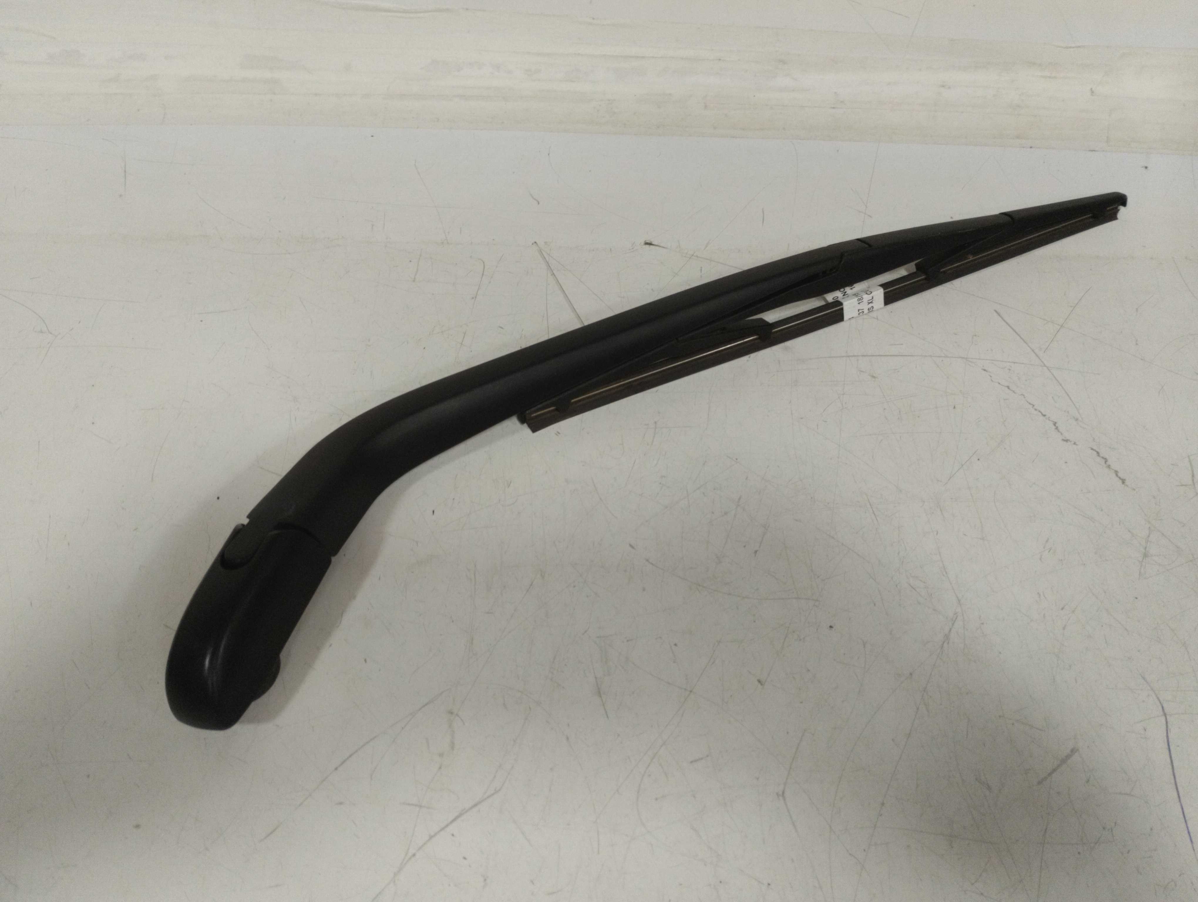 Braço limpador traseiro Toyota yaris 2018/2019 2