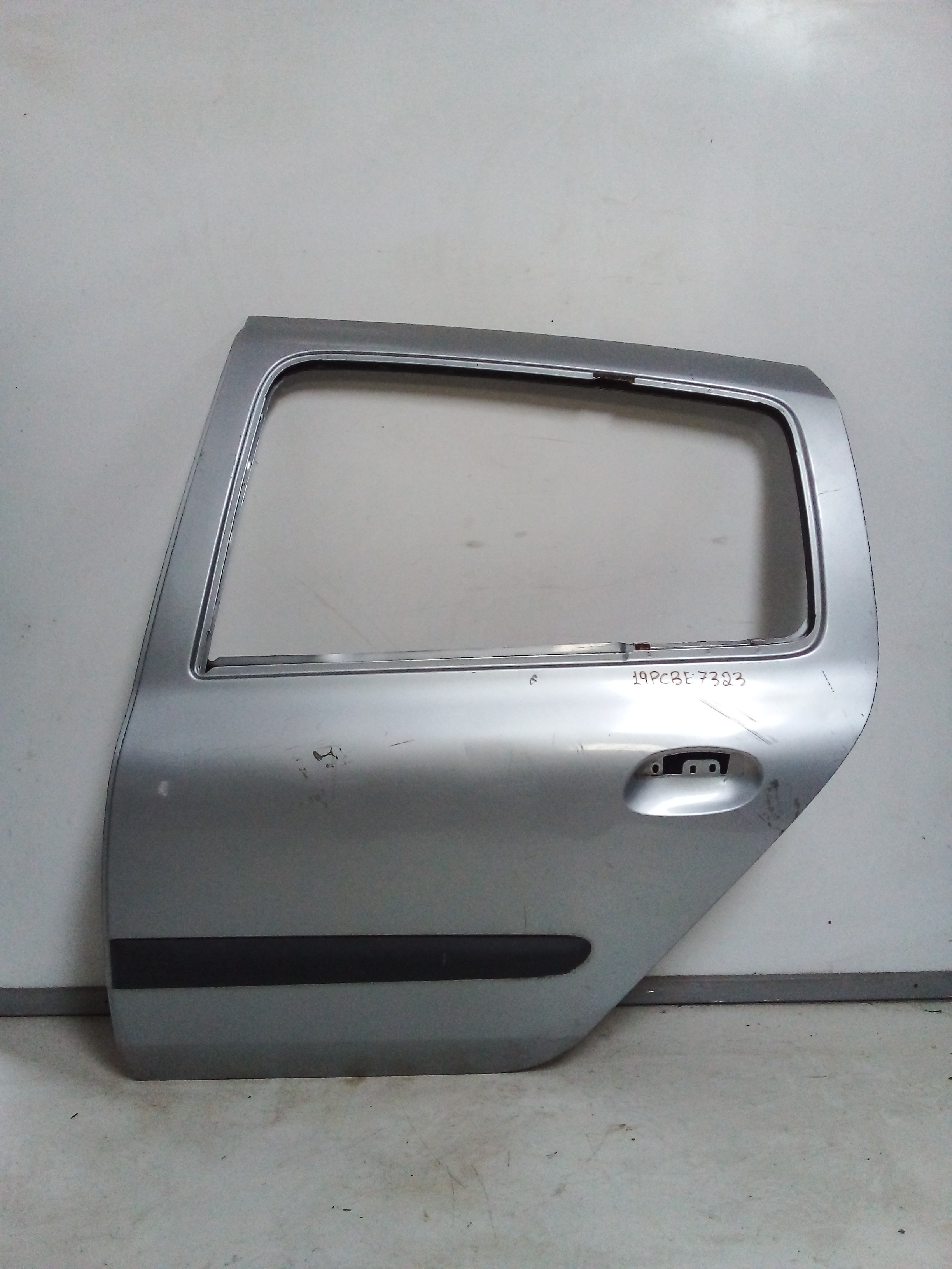Porta Traseira Esquerda Renault Clio 2009  Traseira Esquerdo Prata 2