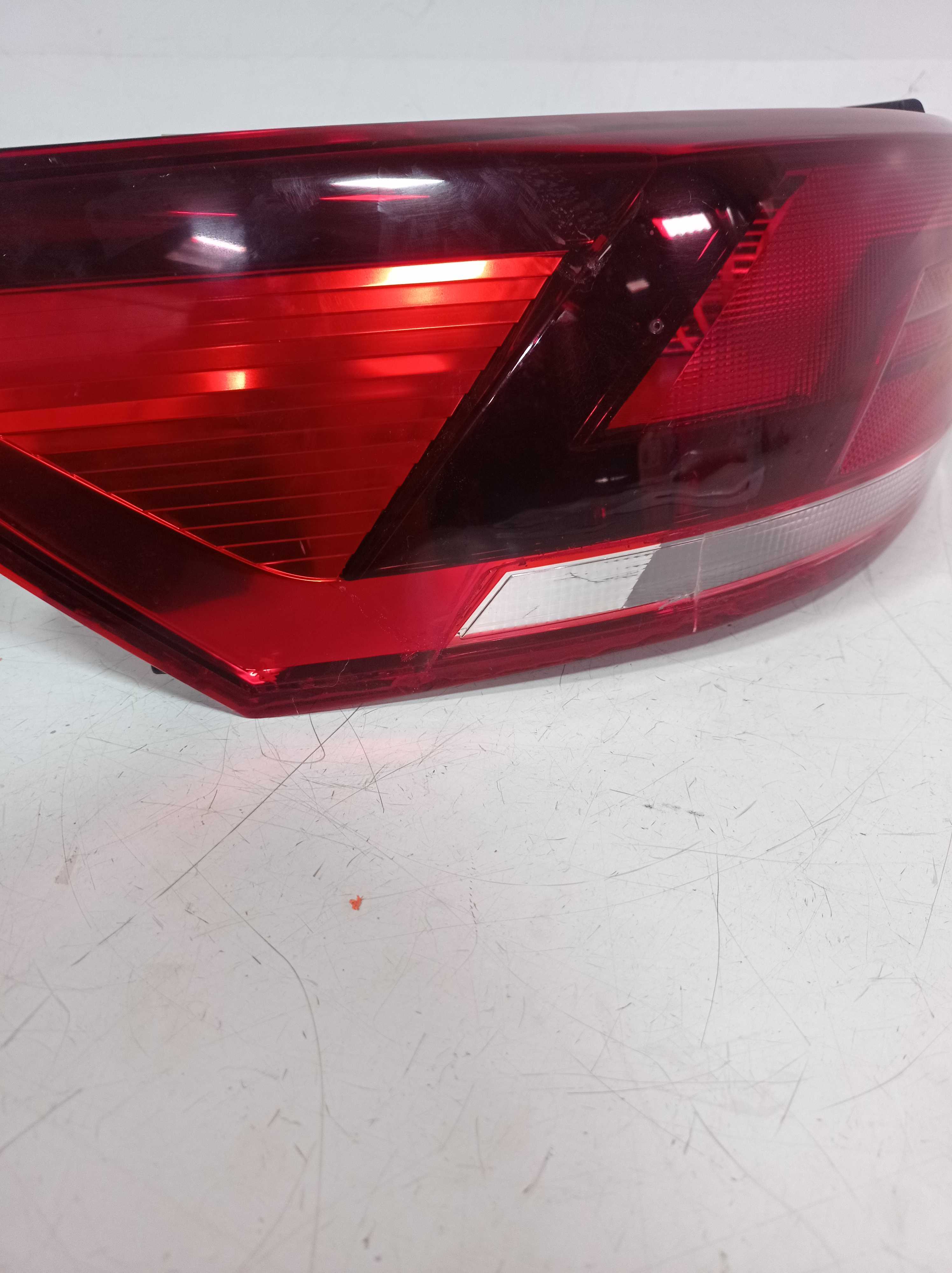 6EC945095 LANTERNA TRAS ESQUERDA VW VIRTUS 2018 A 2021 RECU 3