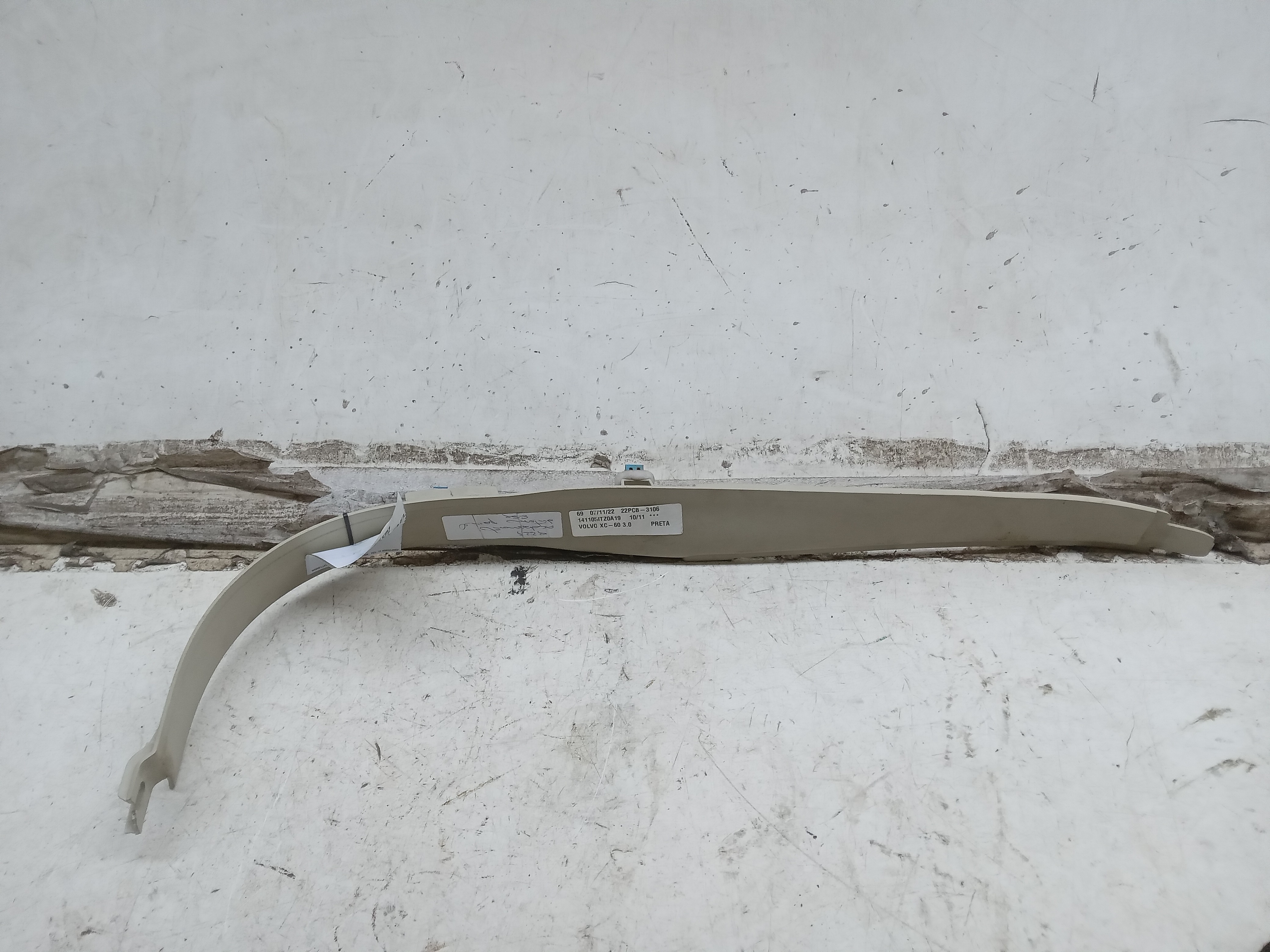 MOLDURA ACABAMENTO INTERNO PAINEL LE VOLVO XC60 2011