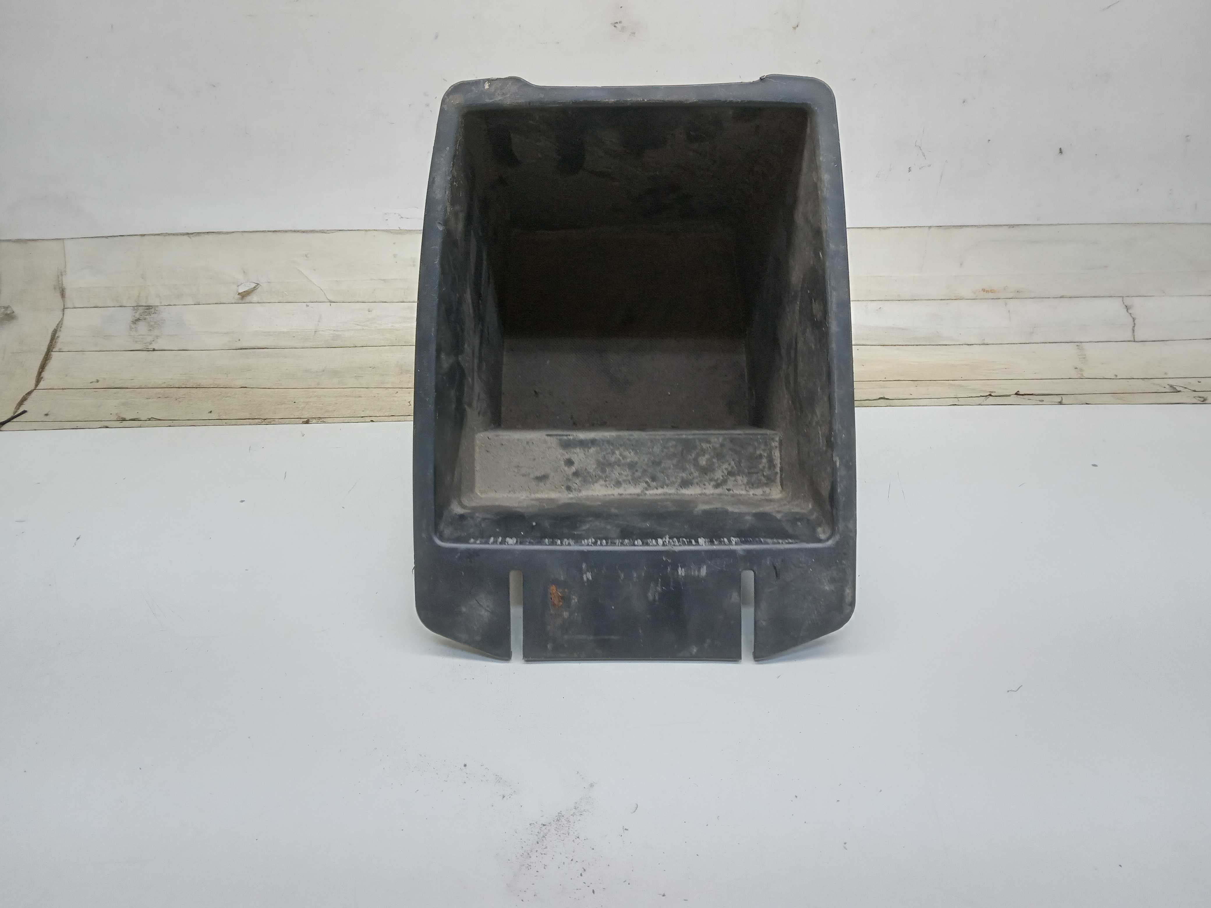 PORTA OBJETOS CONSOLE KIA SORENTO 1