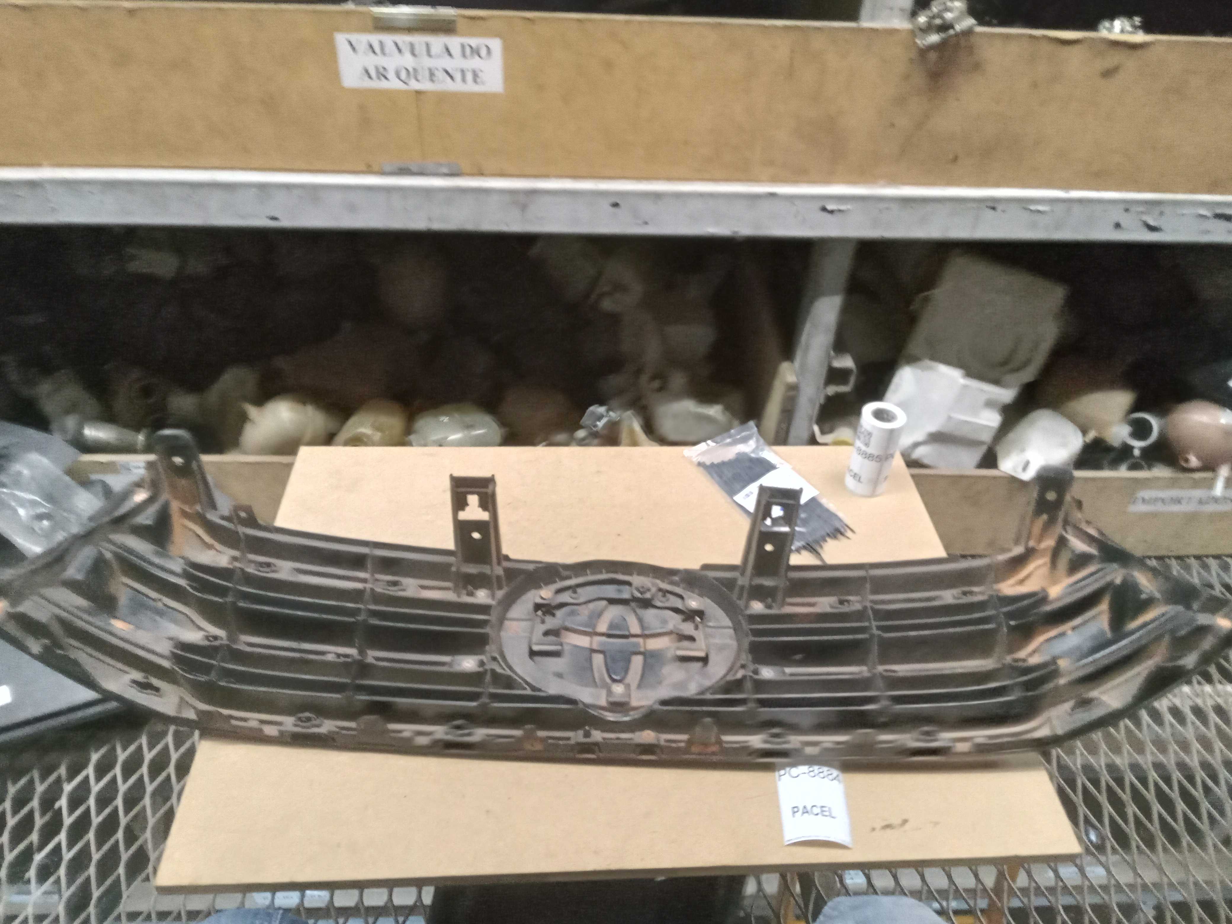GRADE FRONTAL TOYOTA HILUX 2016 2