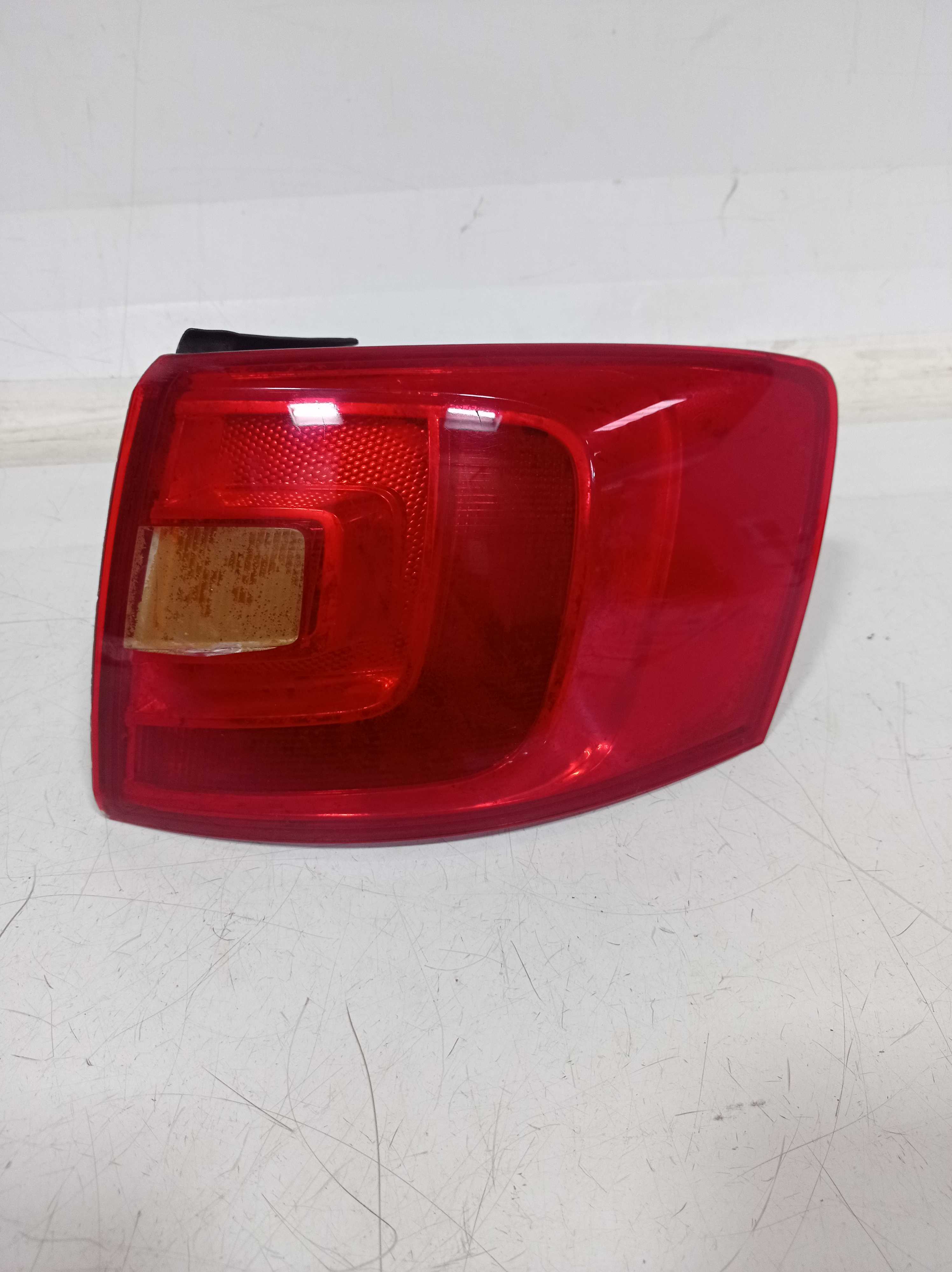 LANTERNA TRASEIRA ESQUERDA VOLKSWAGEN JETTA 2013 1