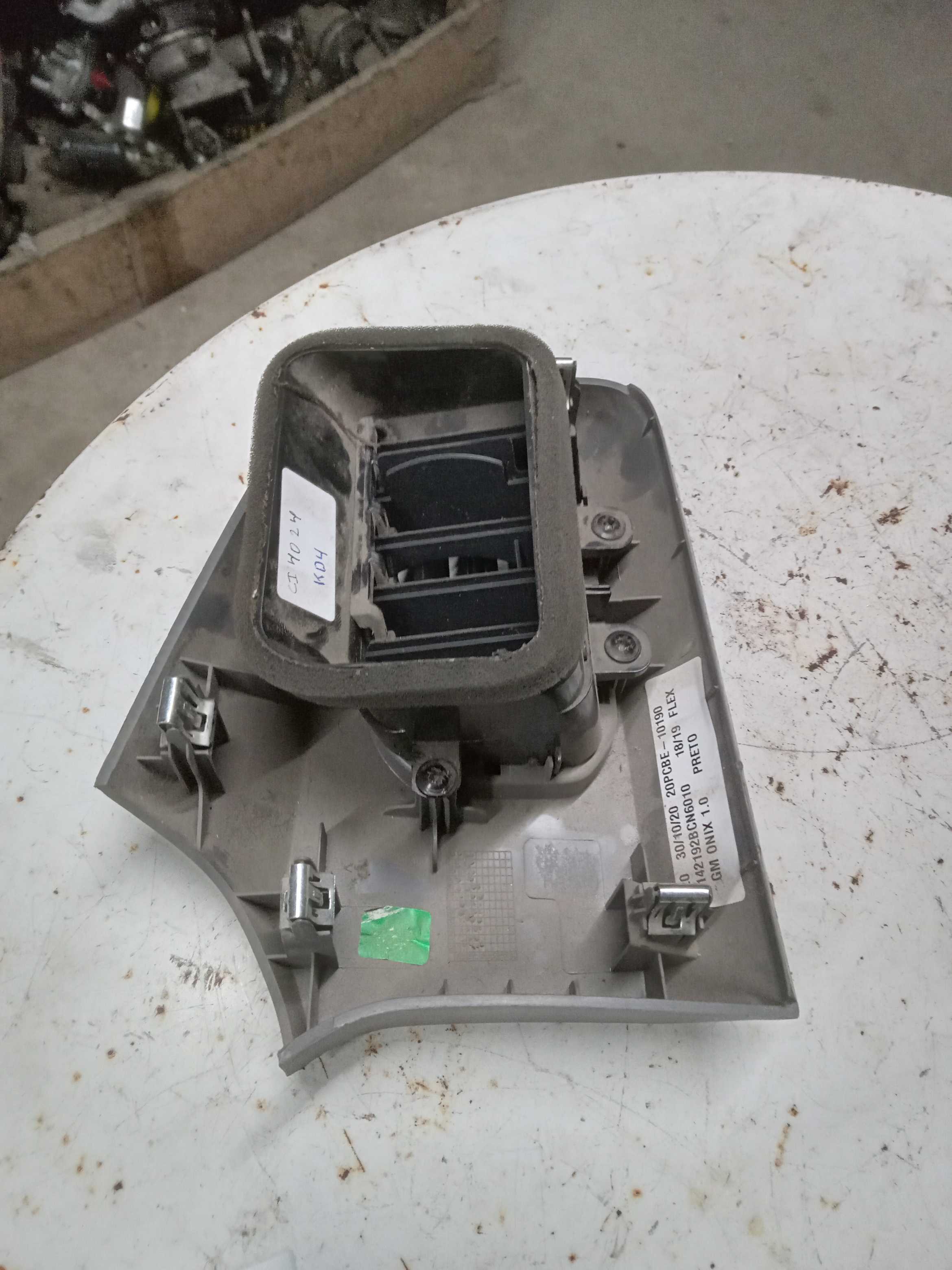 DIFUSOR AR LADO ESQUERDO GM ONIX 2015 A 2019 2