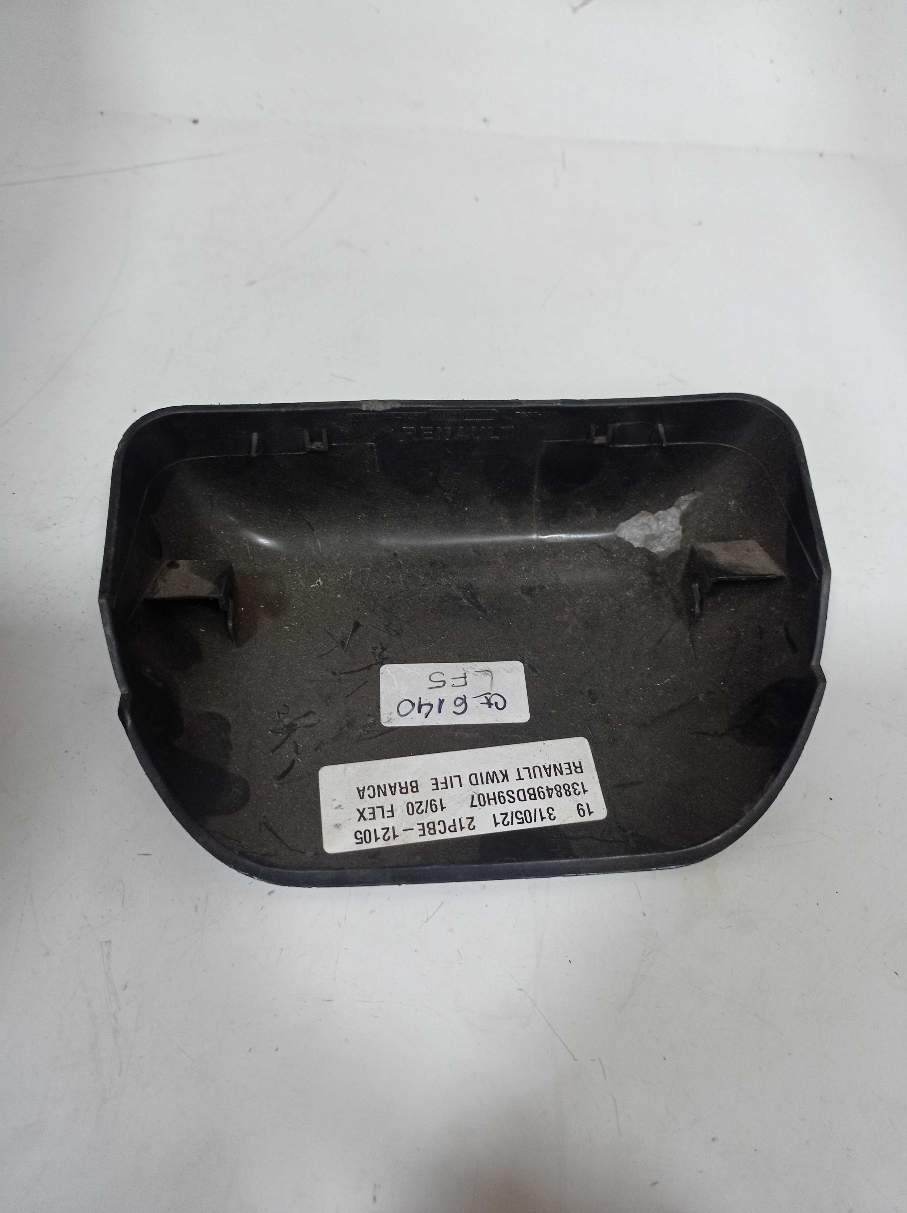 CAPA BRAKE LIGHT LUZ DE FREIO RENAULT KWID 2019 2020 2