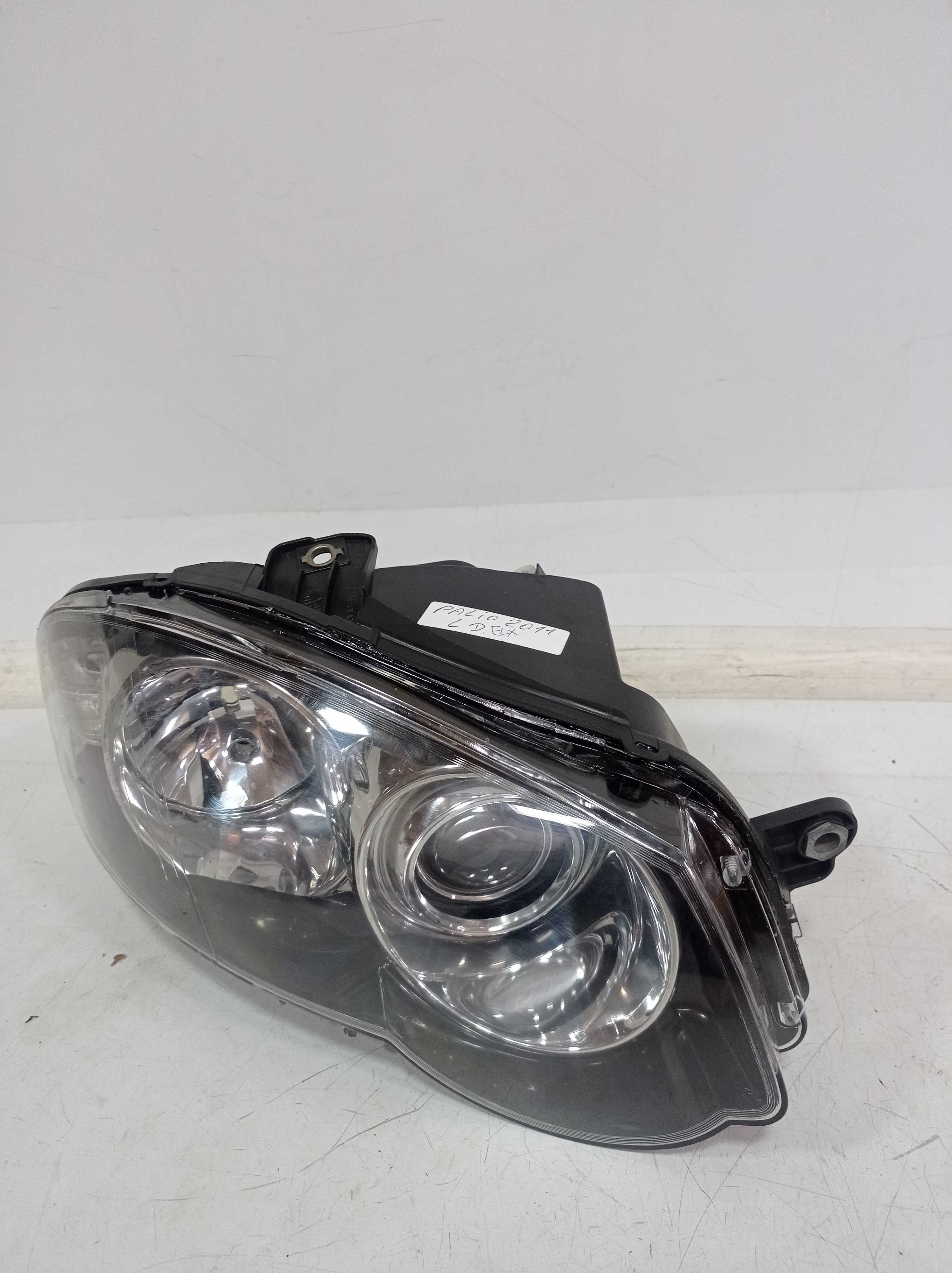 FAROL DIREITO FIAT PALIO ELX 2011 RECUPERADO 2