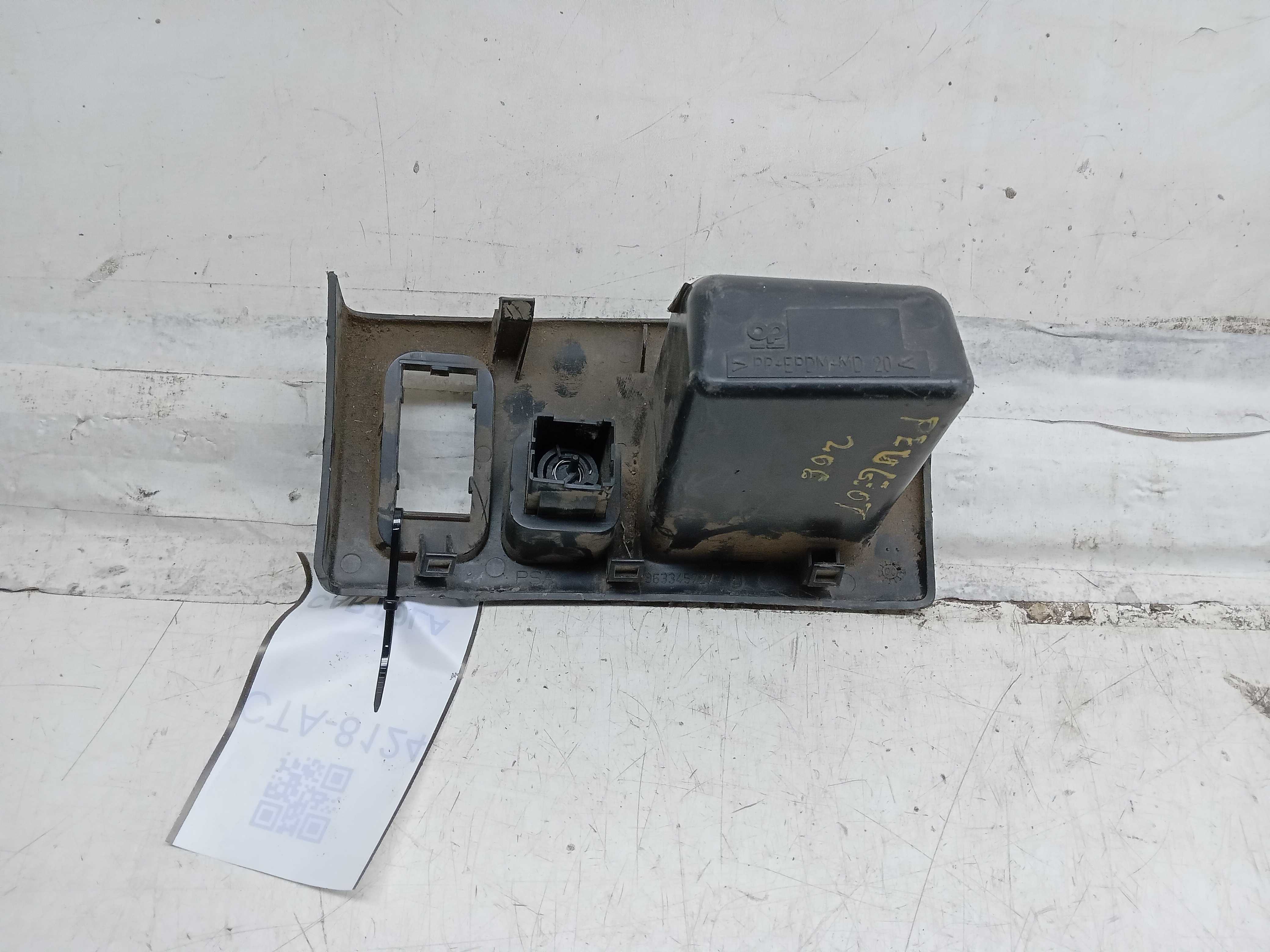 MOLDURA BOTAO PORTA OBJETO PEUGEOT 206 2