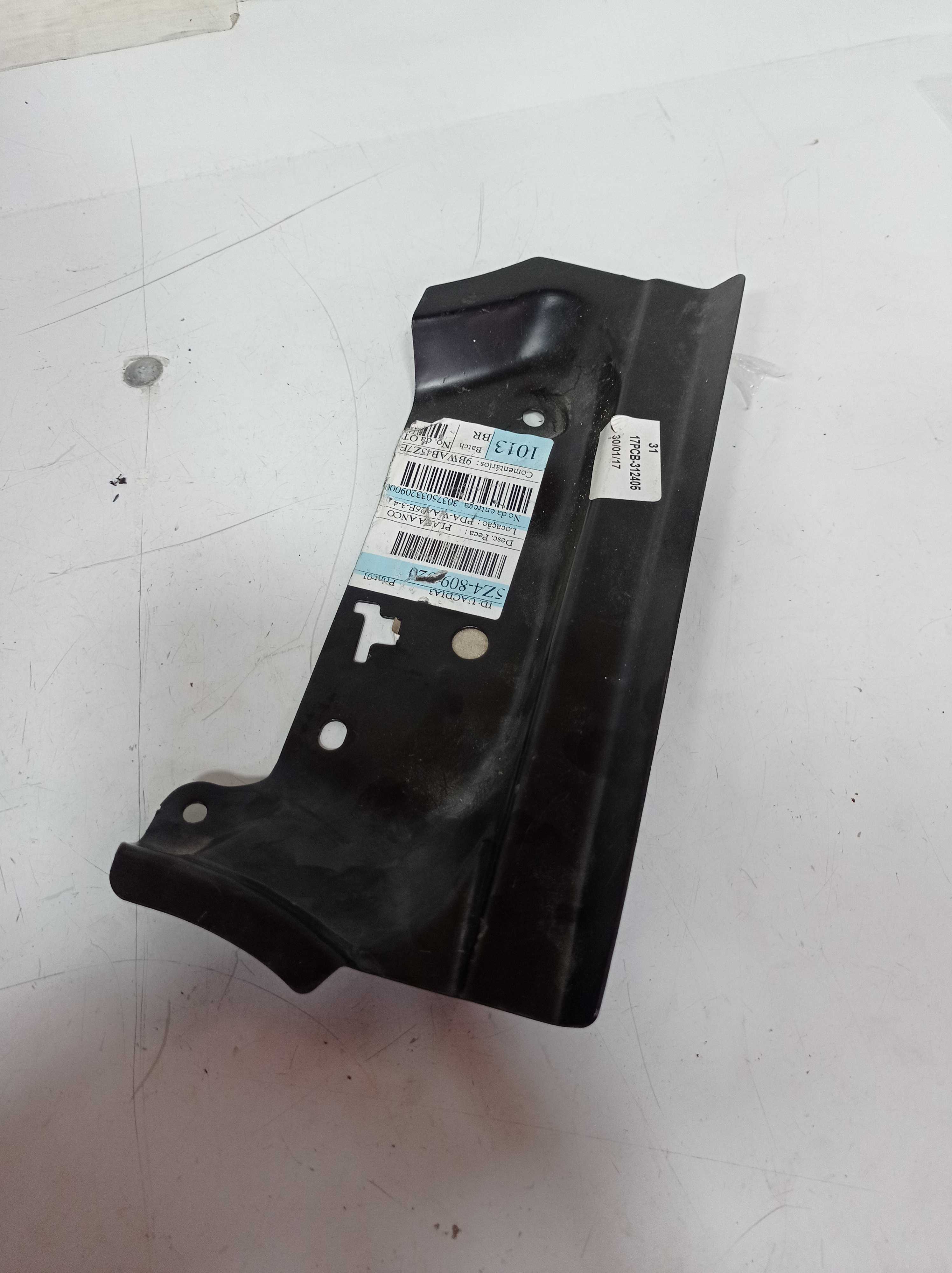 5z4809520 PLACA ANCORAGEM LONGARINA DIREITA FOX 2004 2
