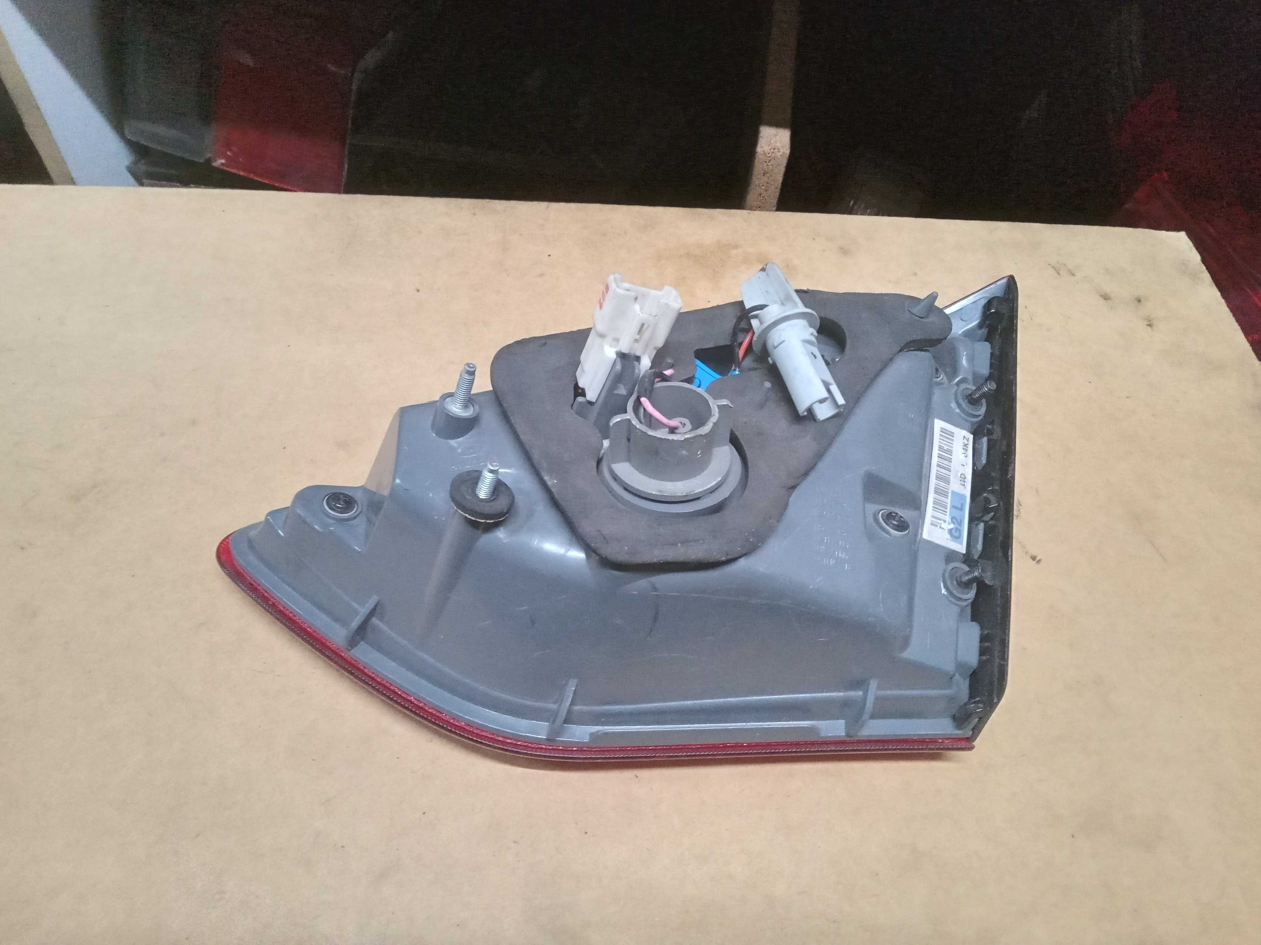LANTERNA TRASEIRA PORTA MALAS ESQUERDA HYUNDAI I30 2014 4