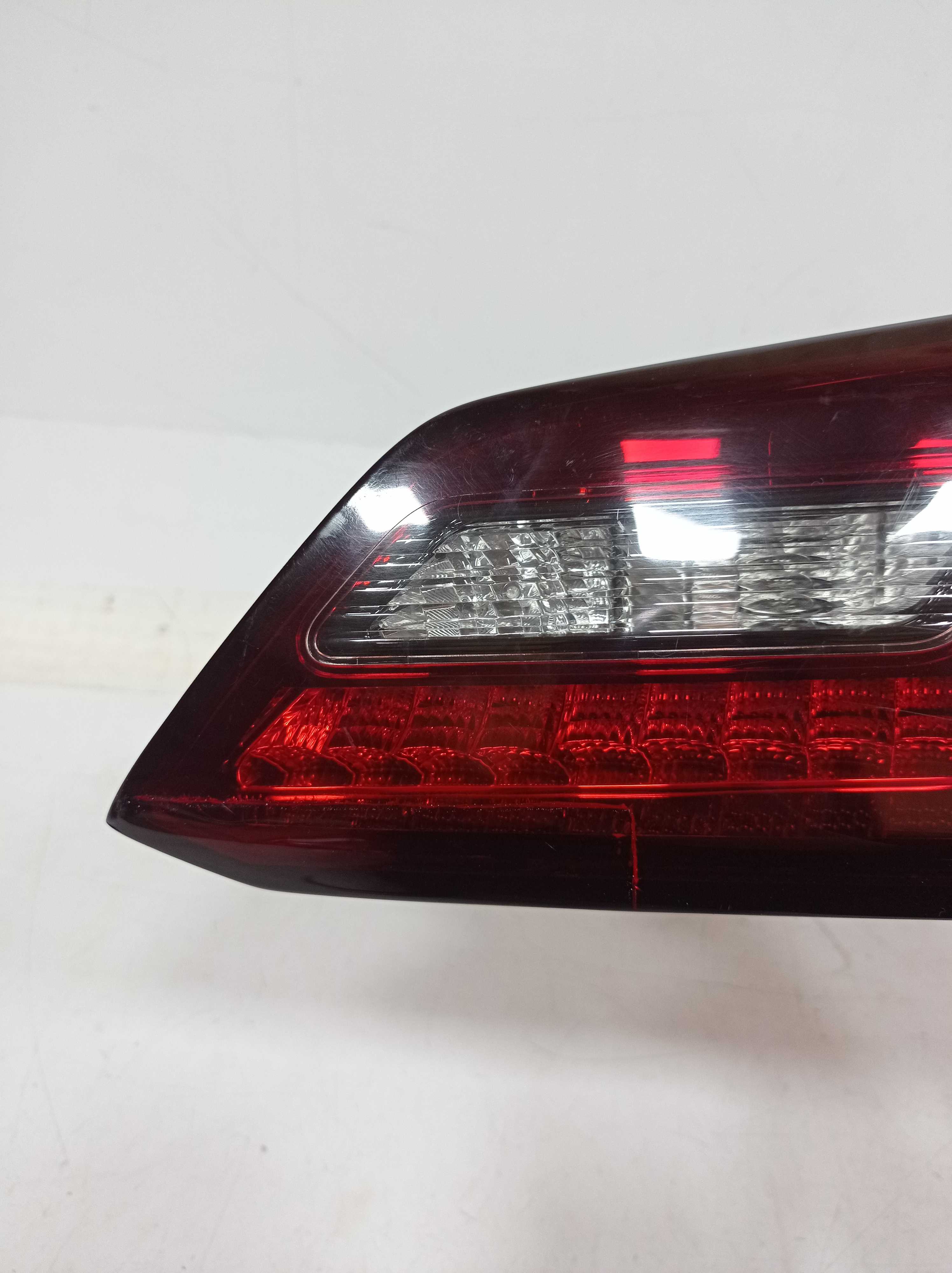 LANTERNA TAMPA TRASEIRA DIREITA HONDA HRV 2016 RECUPERADA 2