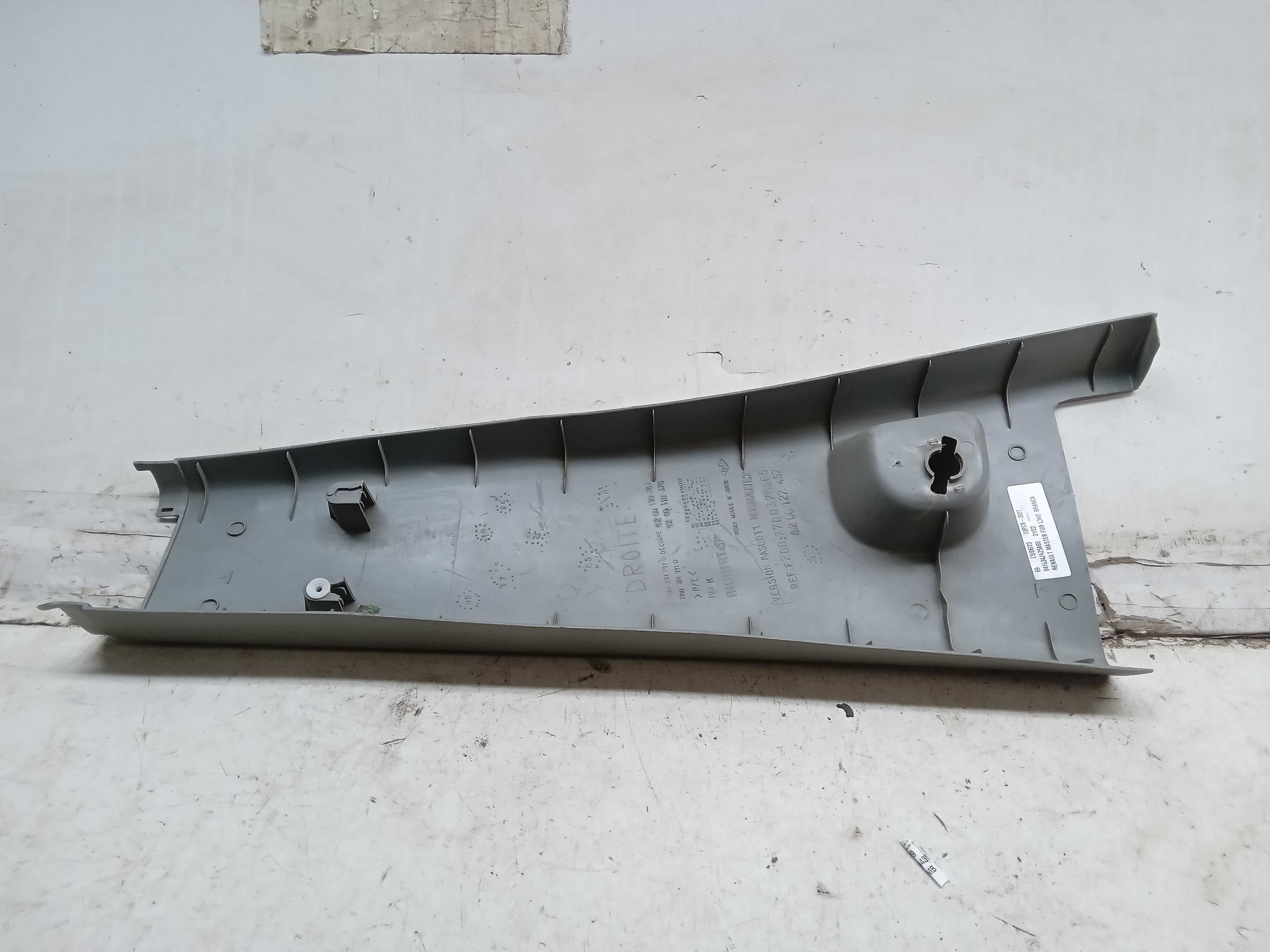 SUPORTE TAMPAO BAGAGITO LD RENAULT MASTER 2012 1