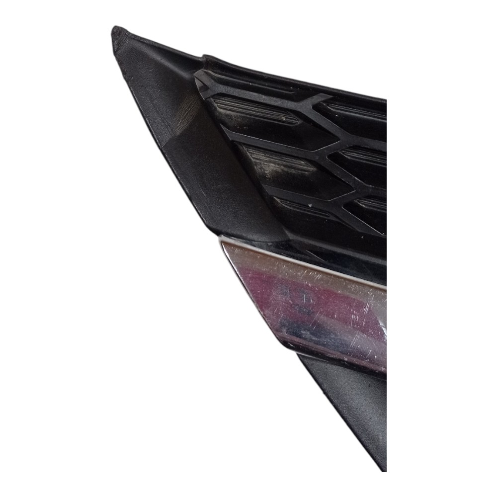 Grade Direita Parachoque Toyota Rav4 2015 2.0 4×4 Preto 3