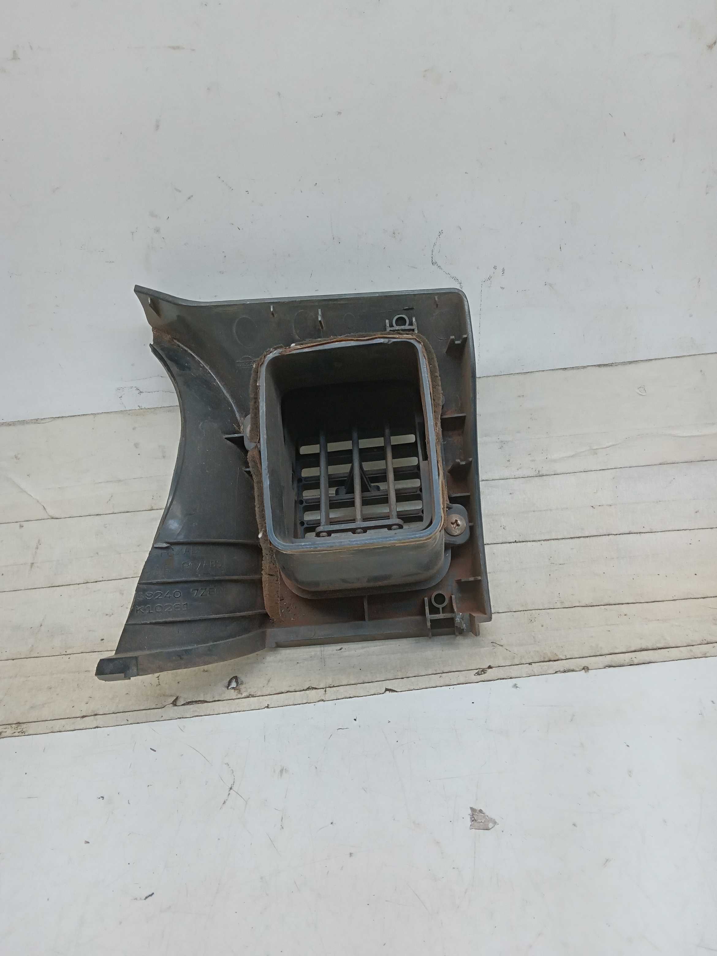 DIFUSOR AR LATERAL LE NISSAN FRONTIER 2004 2