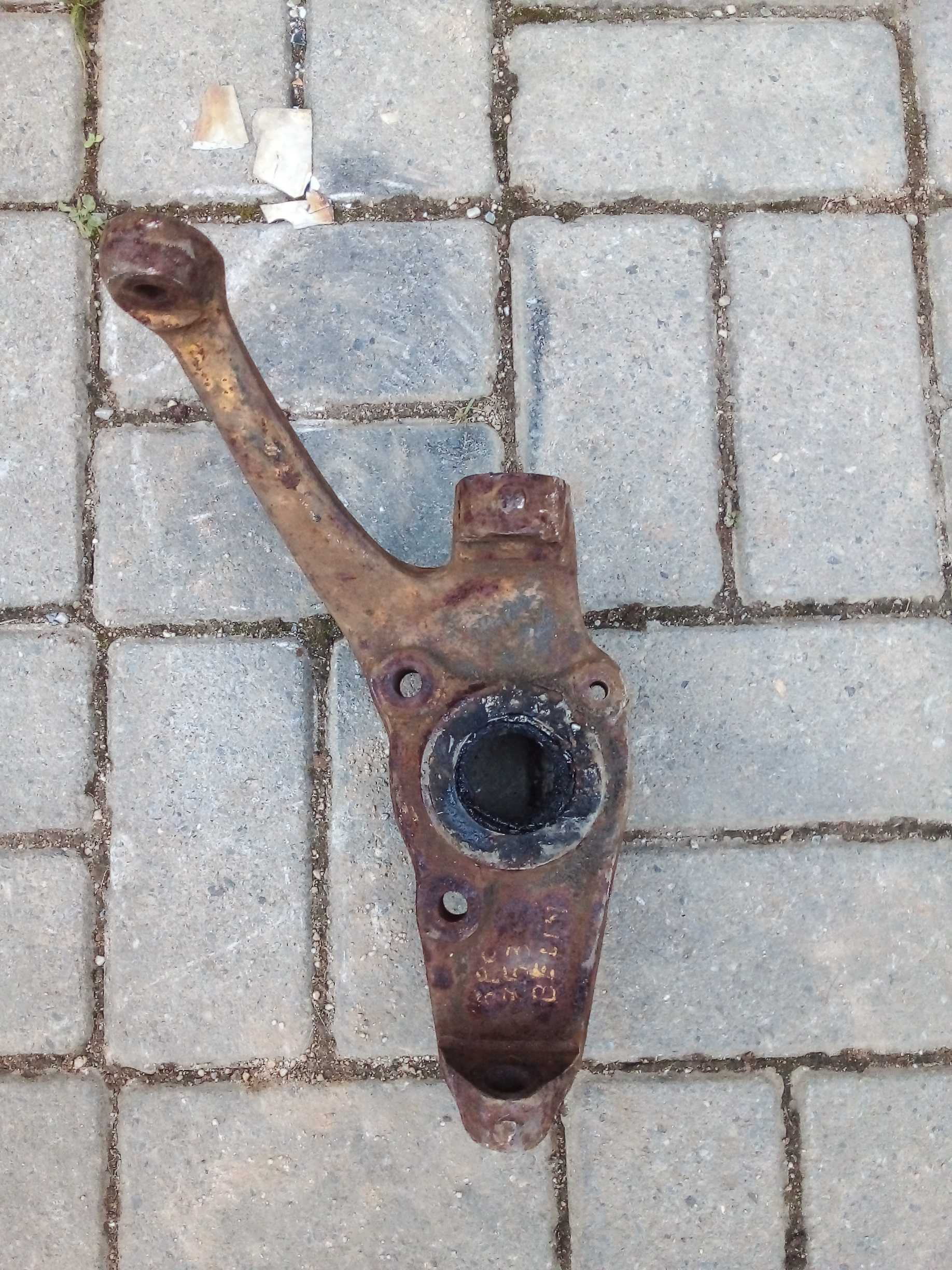 CUBO MONTANTE DIANTEIRO ESQUERDO BELINA 1983 1
