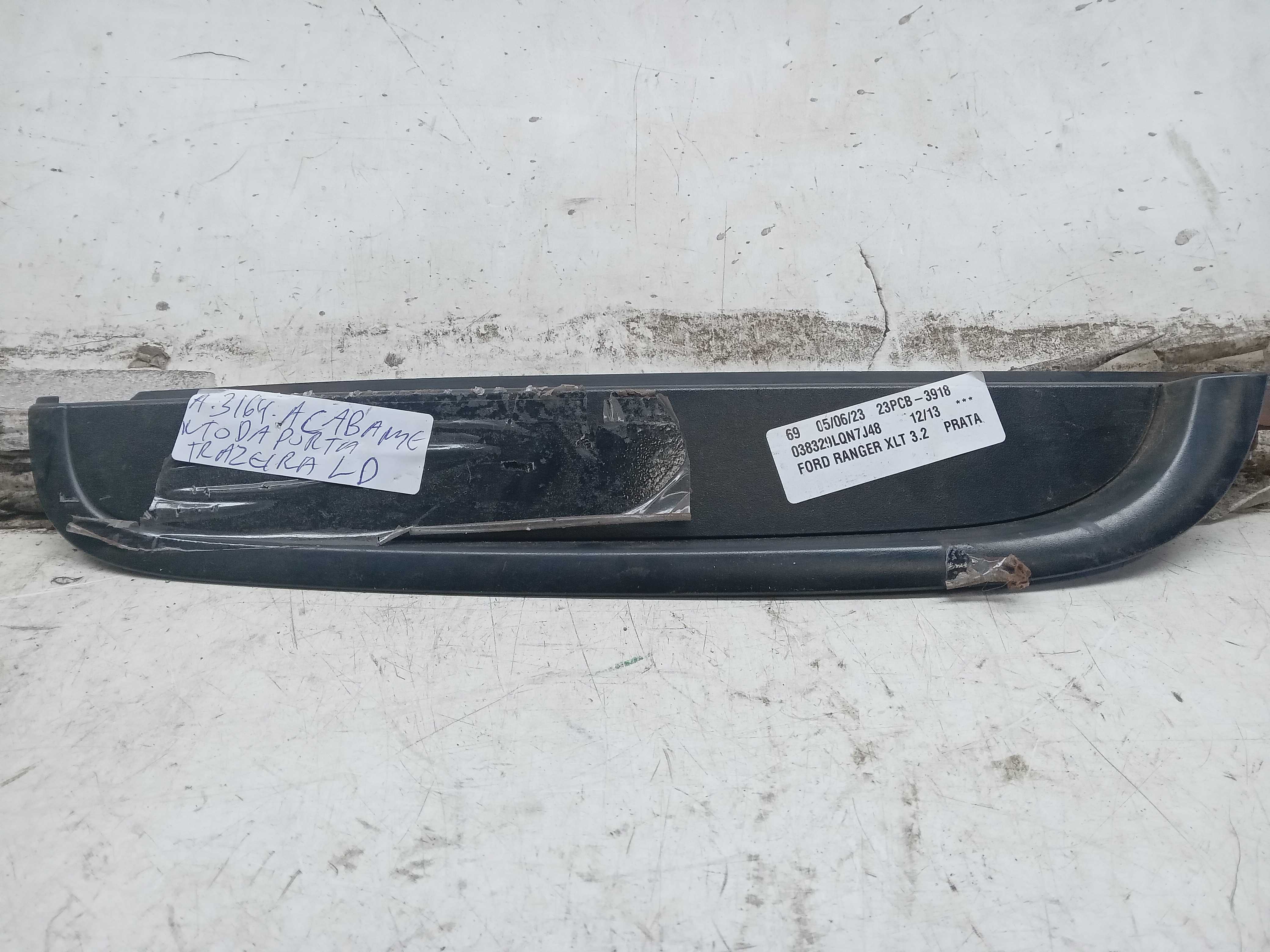 ACABAMENTO MOLDURA EXTERNA PORTA TRASEIRA LD 2013 FORD RANGE 1