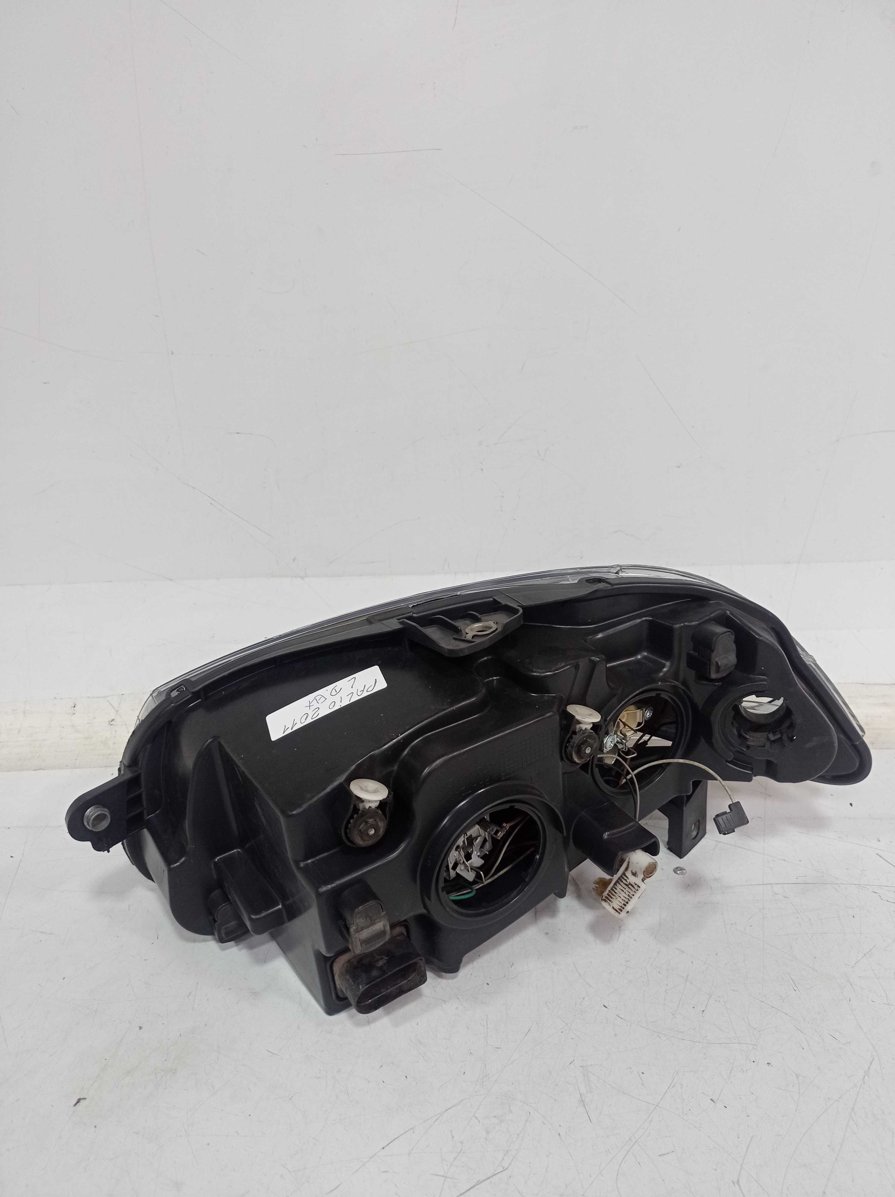 FAROL DIREITO FIAT PALIO ELX 2011 RECUPERADO 3