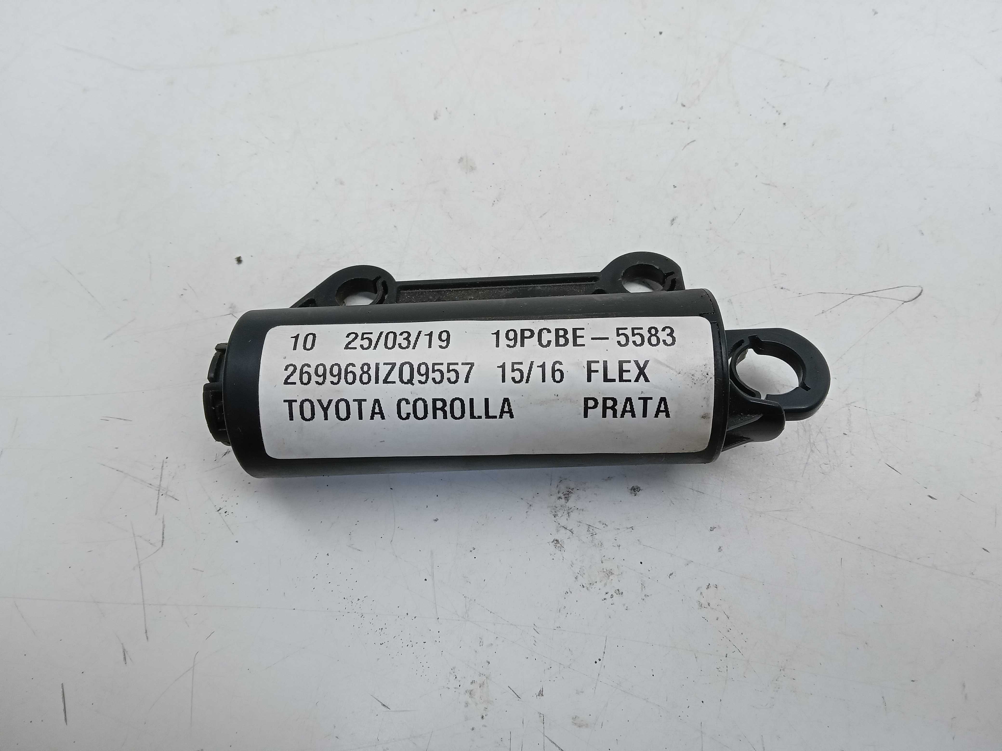 AMORTECEDOR PORTA LUVAS TOYOTA COROLLA 2016 1