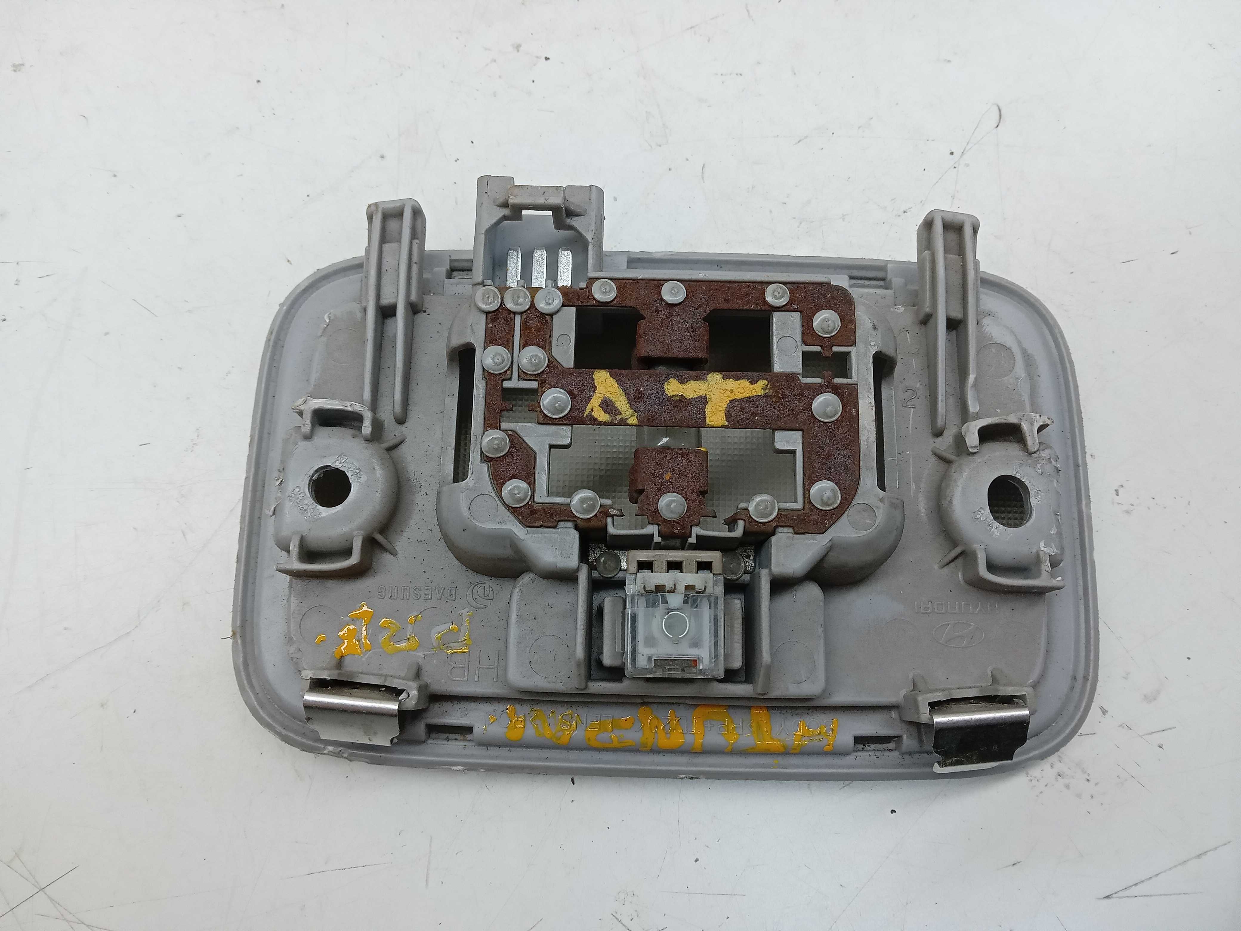 Luz cortesia teto hyundai hb20 2014 2