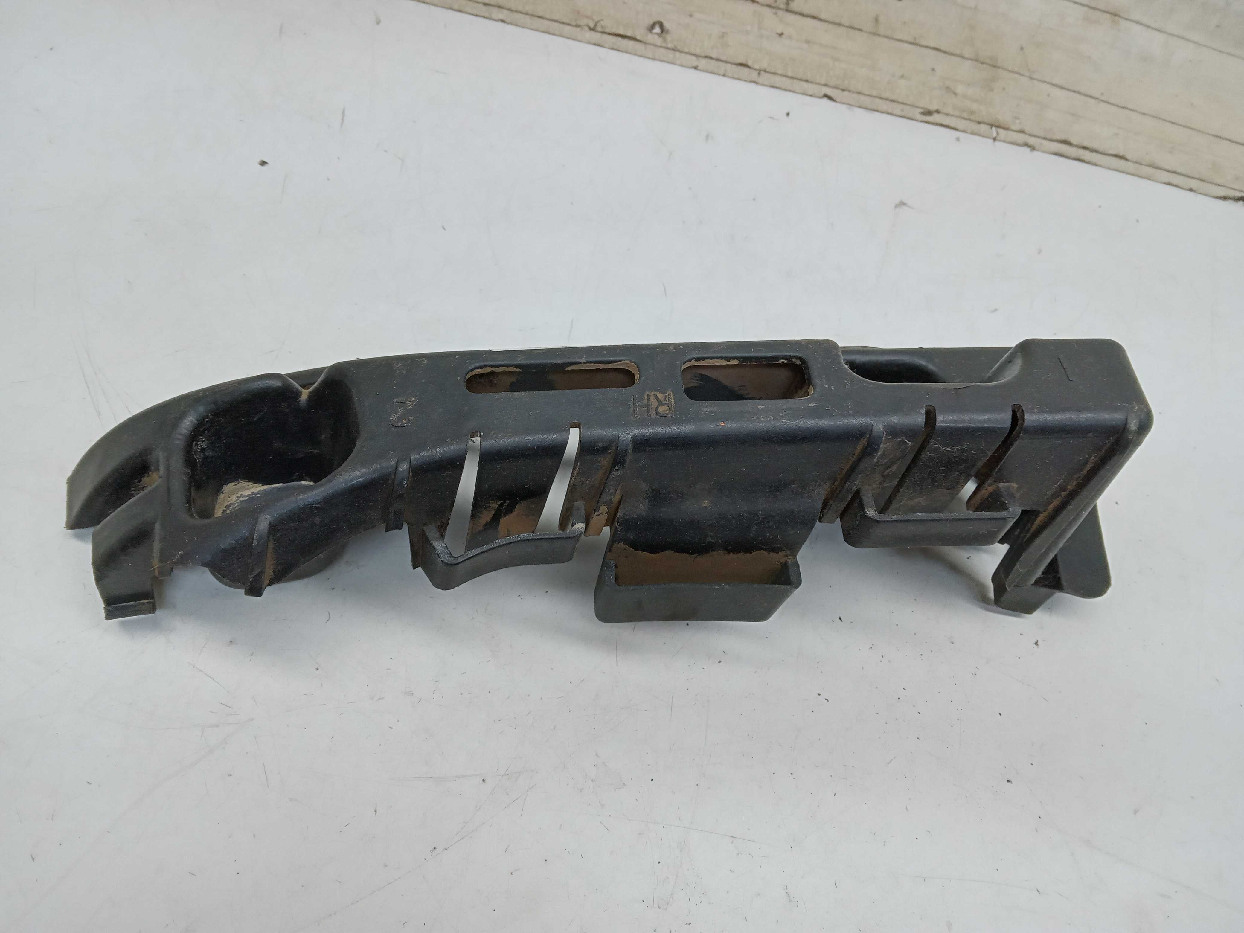 GUIA PARACHOQUE TRASEIRO LD GM CRUZE 2012 2