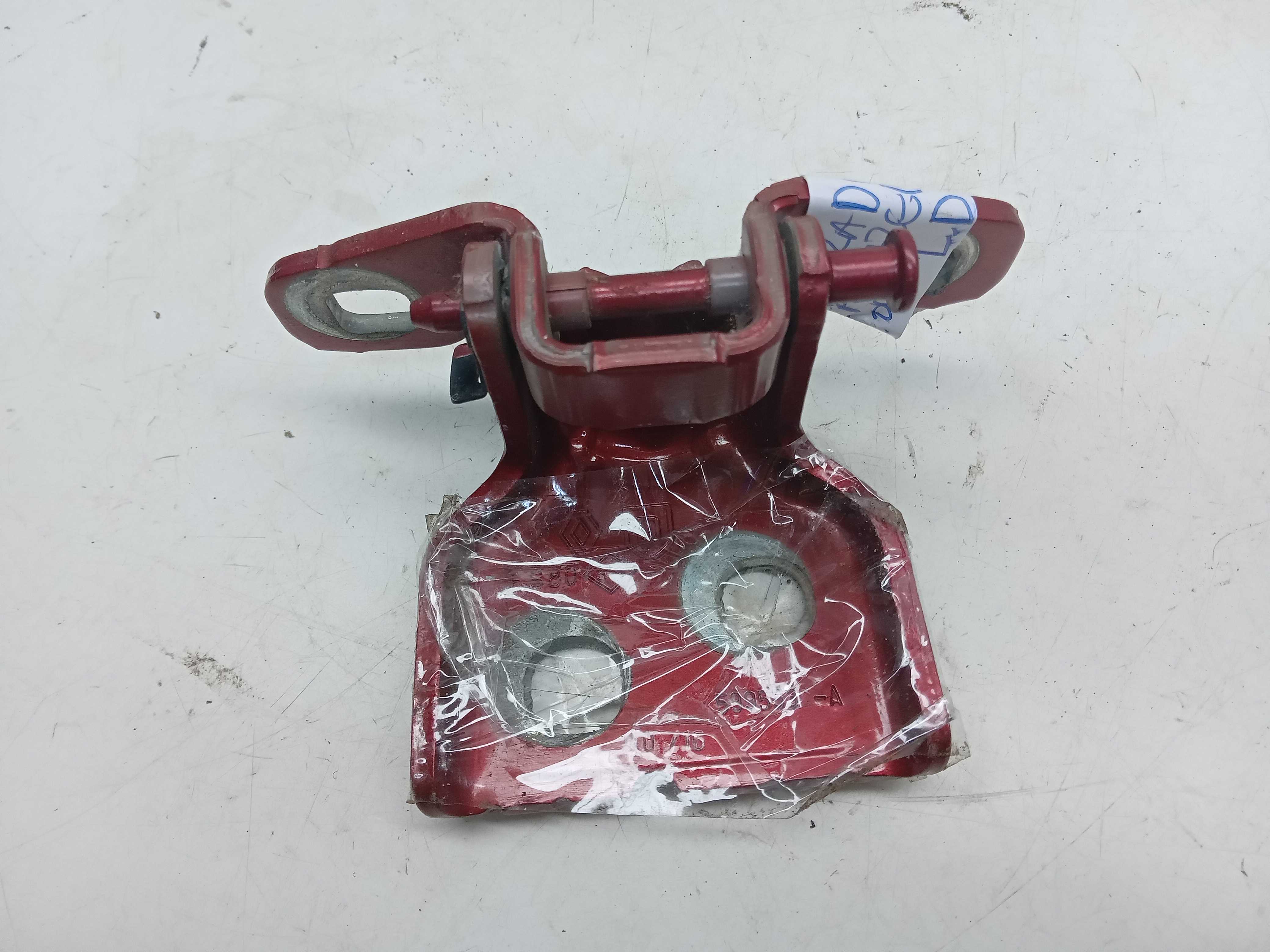 DOBRADIÇA INFERIOR PORTA TRASEIRA LD RENAULT DUSTER 2017 2