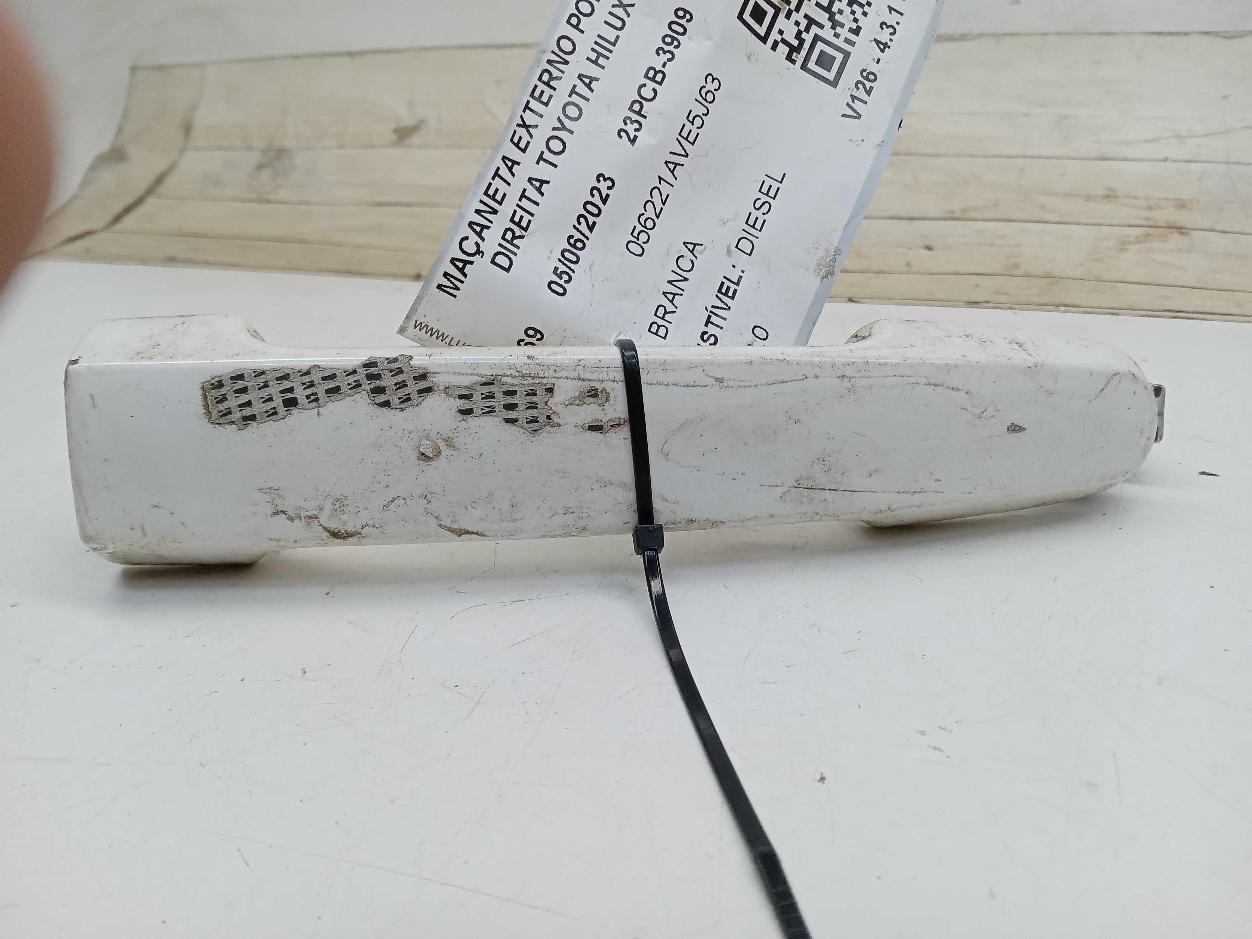 MAÇANETA EXTERNA PORTA TRASEIRA LD TOYOTA HILUX SW4 2011 1