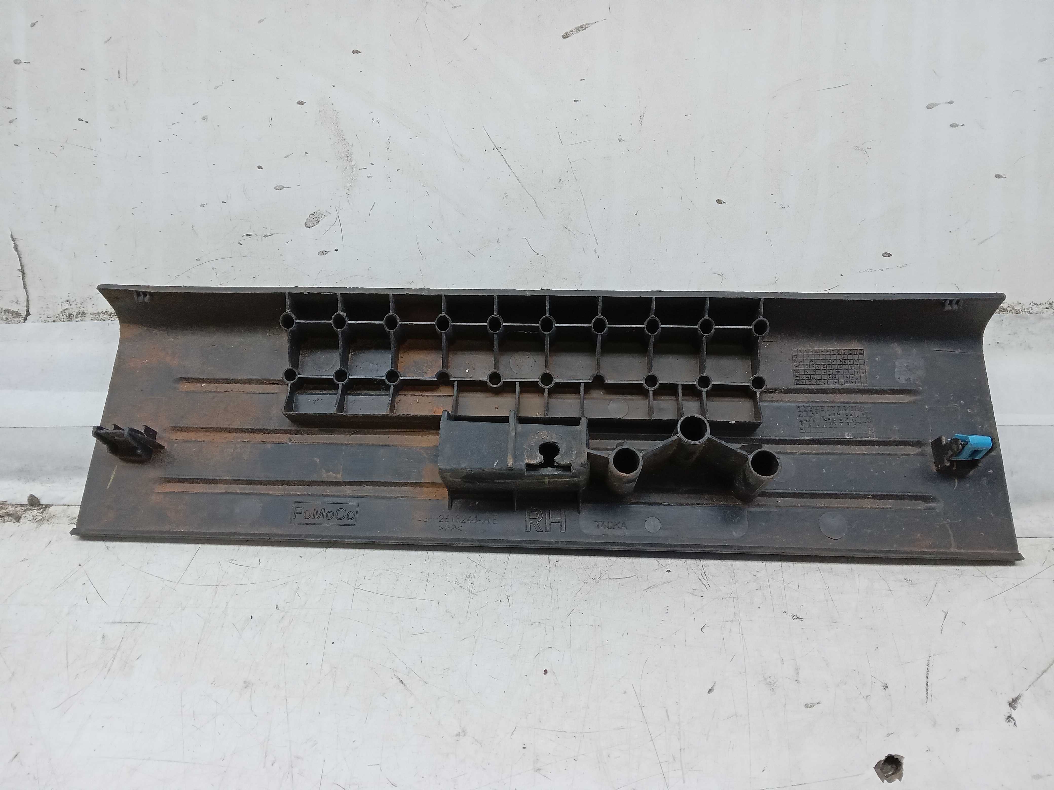 PLACA SOLEIRA PORTA TRASEIRA LD FORD RANGER 2018 2