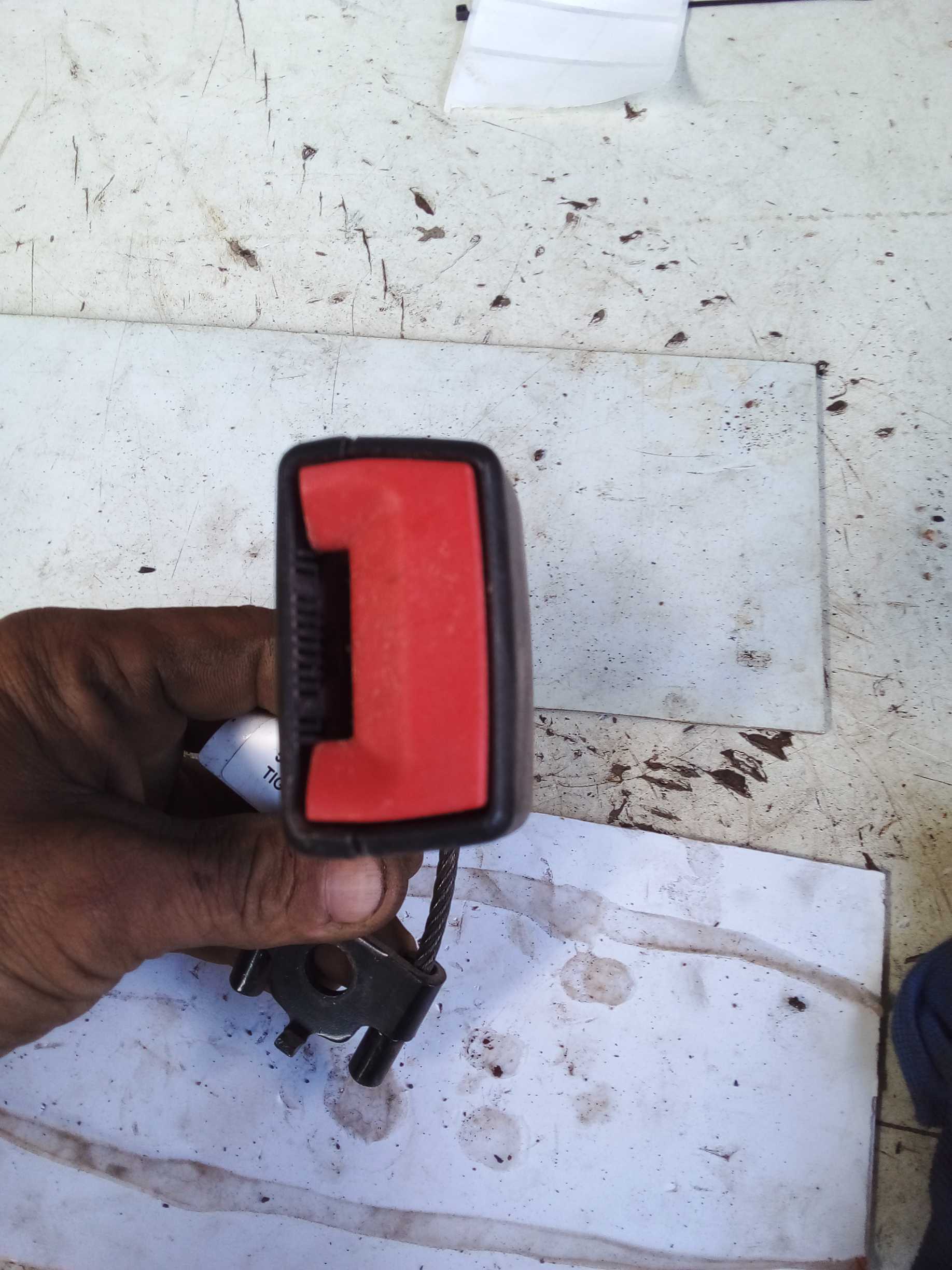 CINTO TRAVA FEMEA DIANT ESQUERDO TIGUAN 2011 2