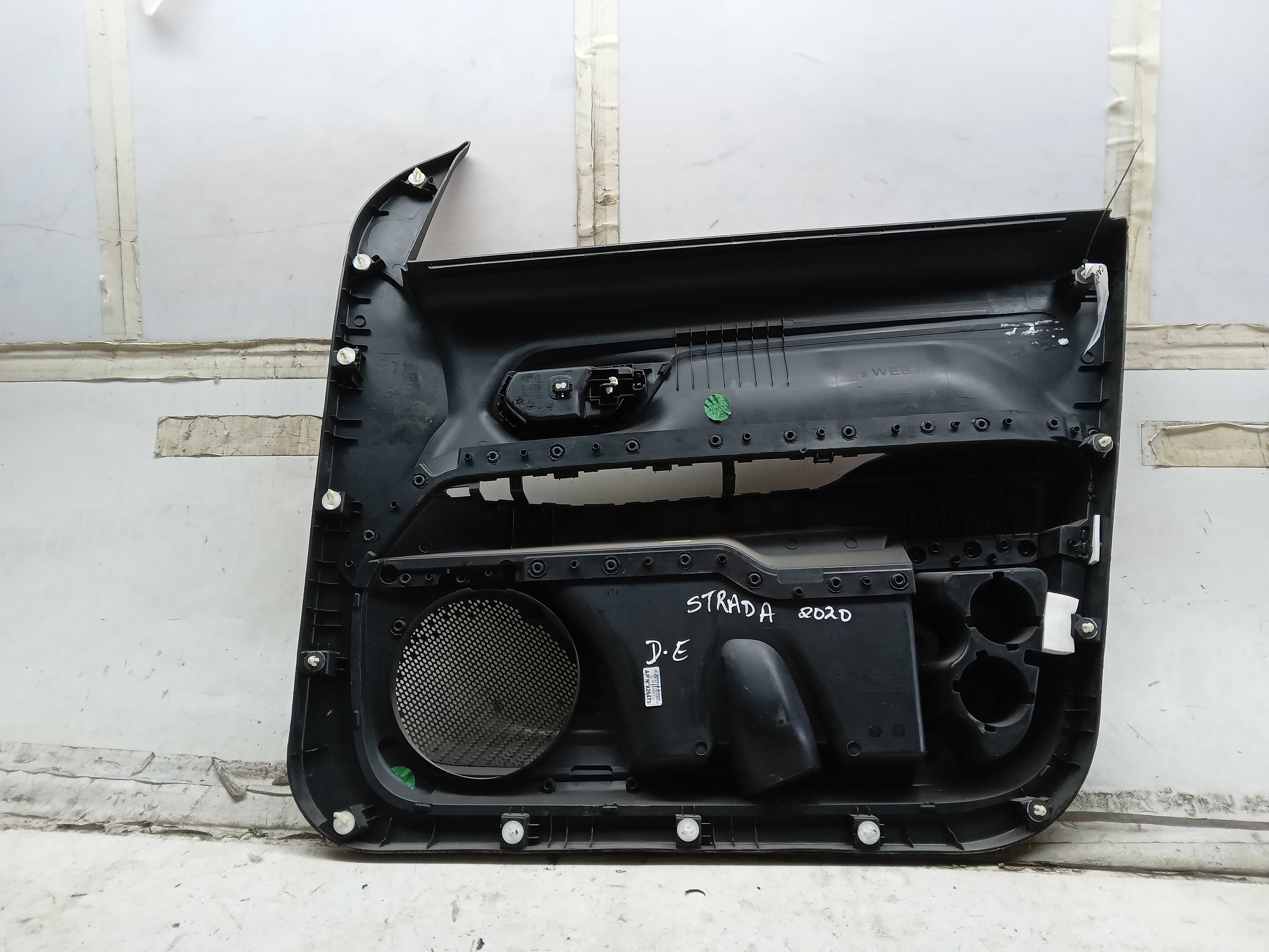 FORRO PORTA DIANTEIRO LE FIAT STRADA  2020 2