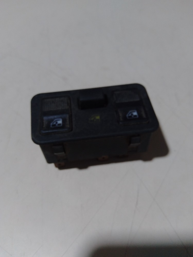 Botão do vidro elétrico gol Parati G2 com bloqueio original