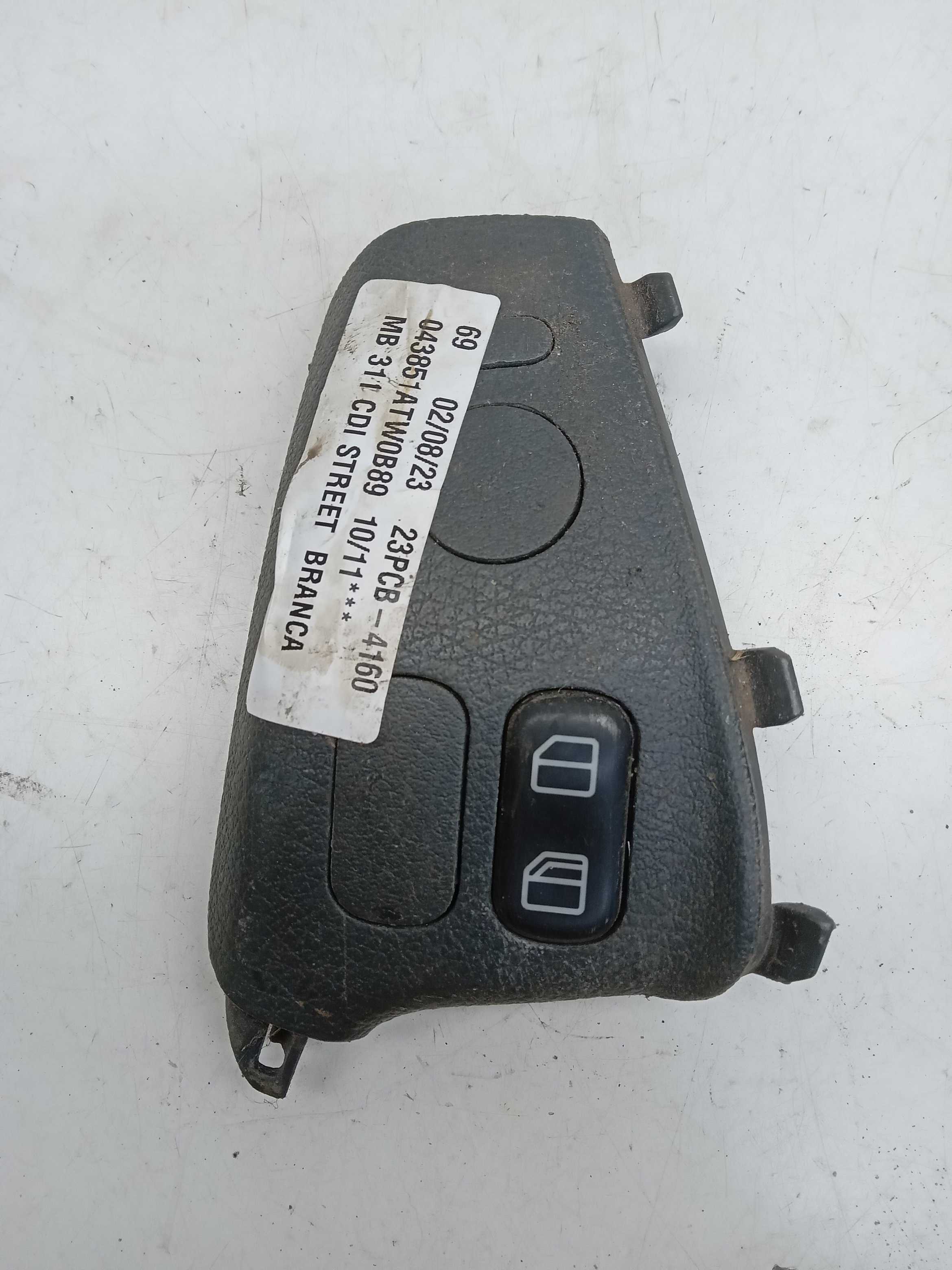 MOLDURA COMANDO BOTAO VIDRO DIANTEIRO LD MBA 311 2010
