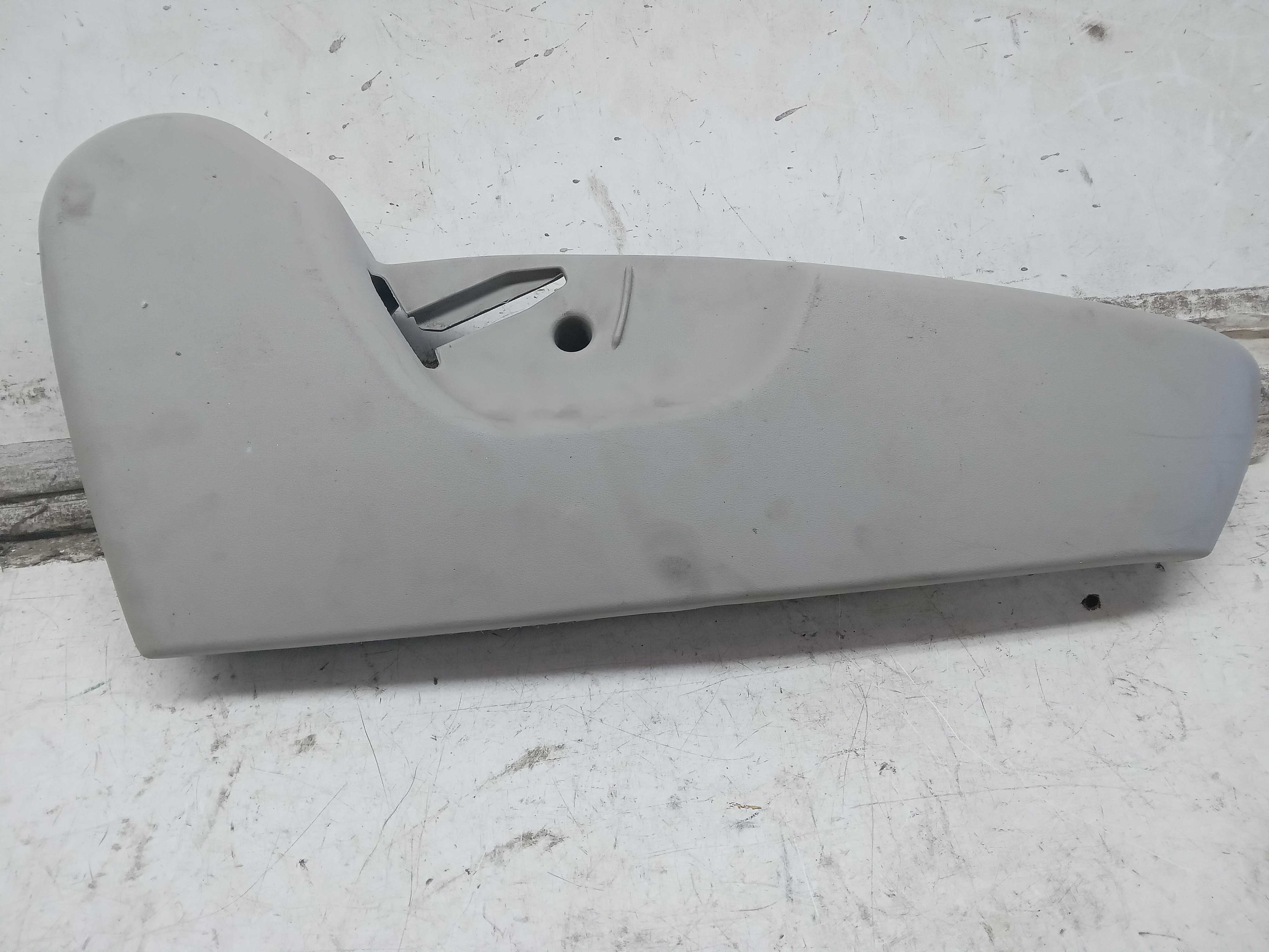 ACABAMENTO MOLDURA LATERAL BANCO LD TOYOTA. COROLLA 2010 1