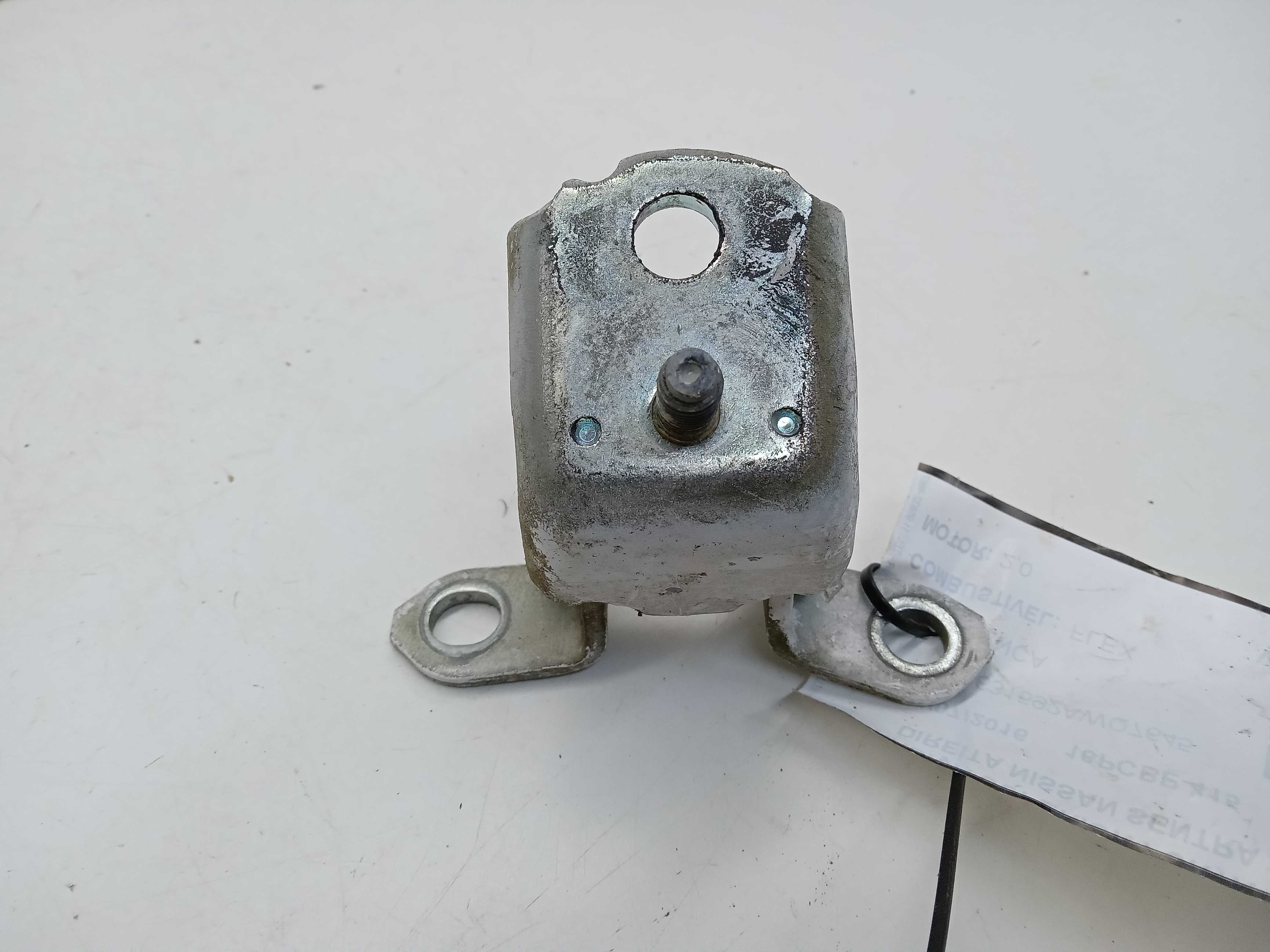 DOBRADIÇA SUPERIOR PORTA TRASEIRA DIREITA NISSAN SENTRA 2013 2