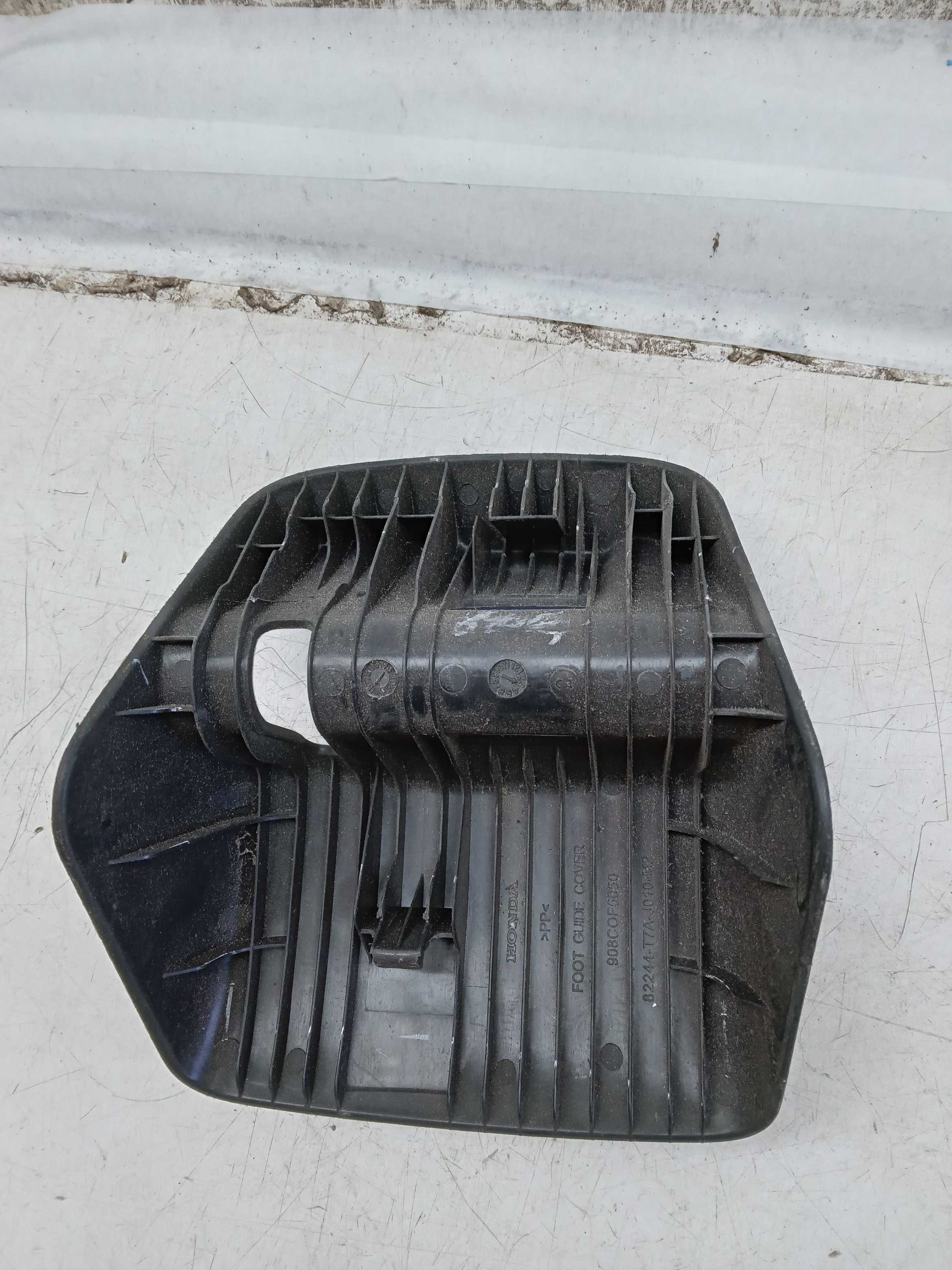ACABAMENTO MOLDURA TRAVA CINTO HONDA HRV 2015 2