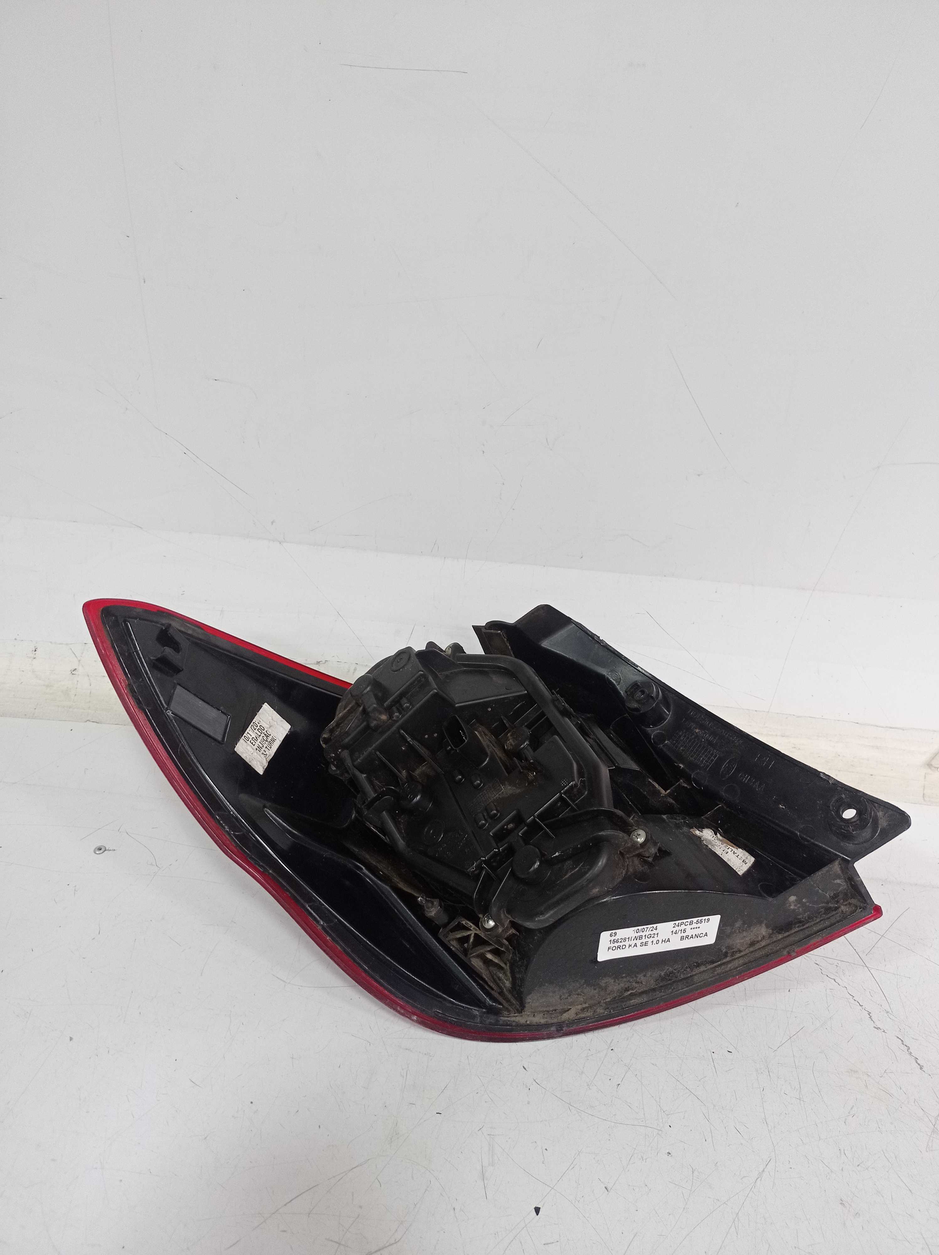 LANTERNA TRASEIRA DIREITA FORD KA SEDAN 2014 A 2016 2