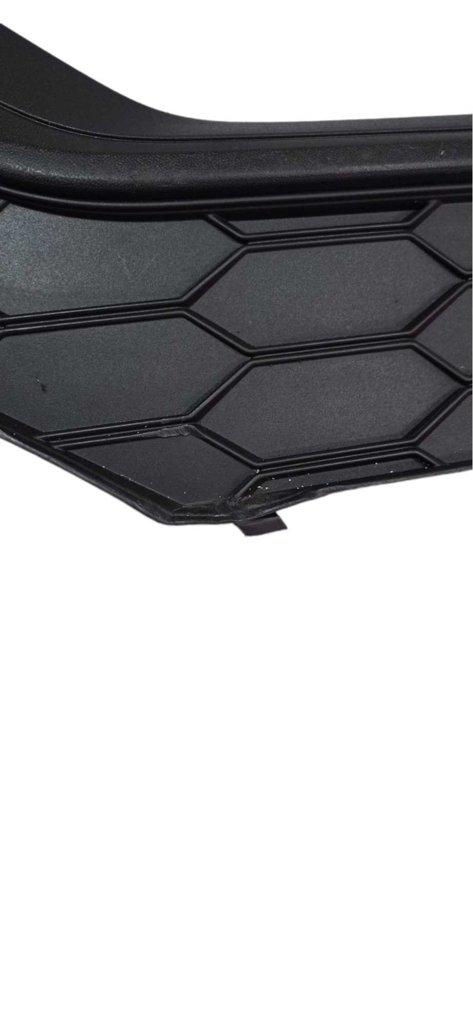 Moldura Farol Milha Esquerdo Vw Amarok 2017 A 2022 4