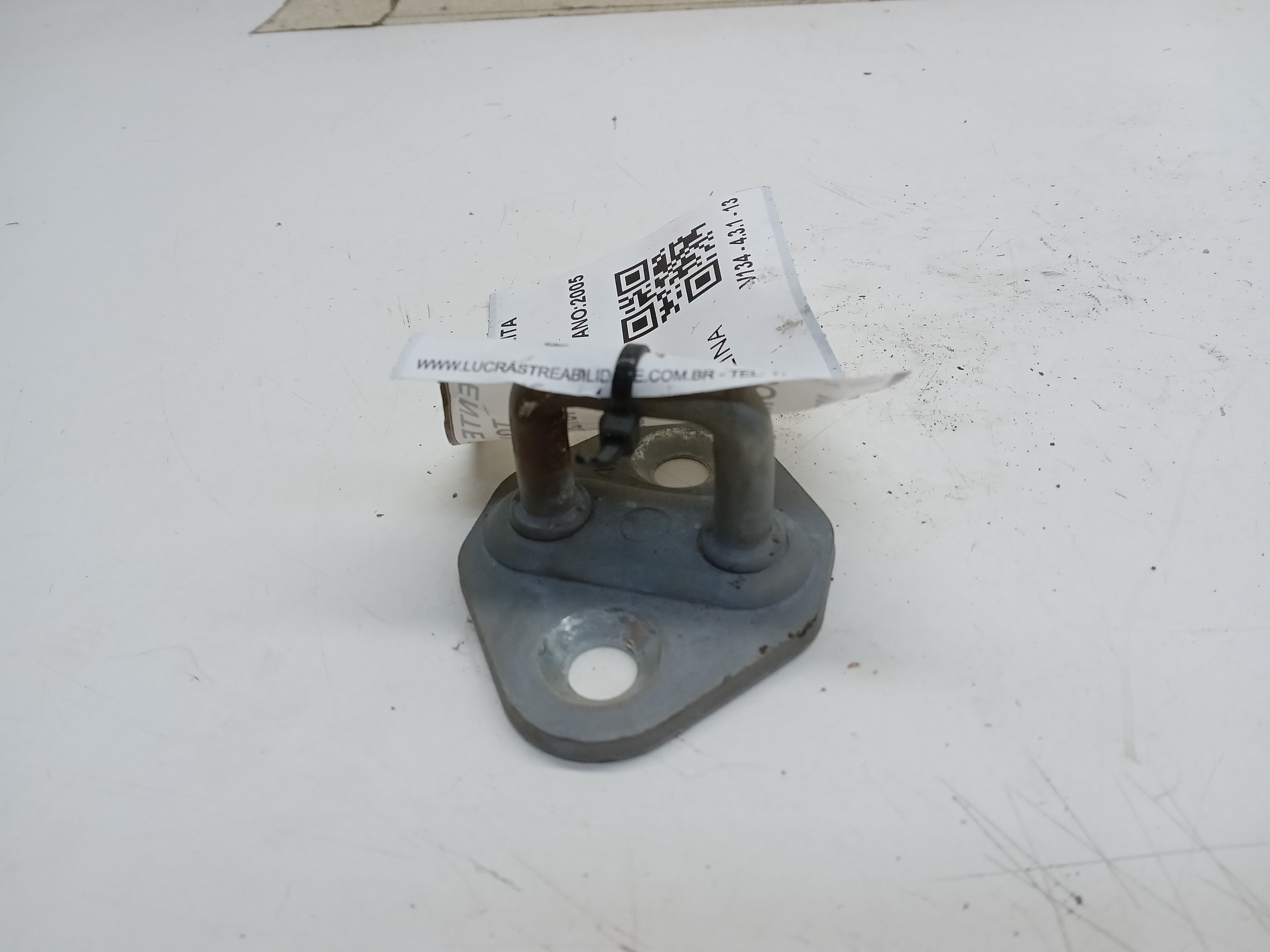 BATENTE  PORTA DIANTEIRA LE TOYOTA COROLLA 2005