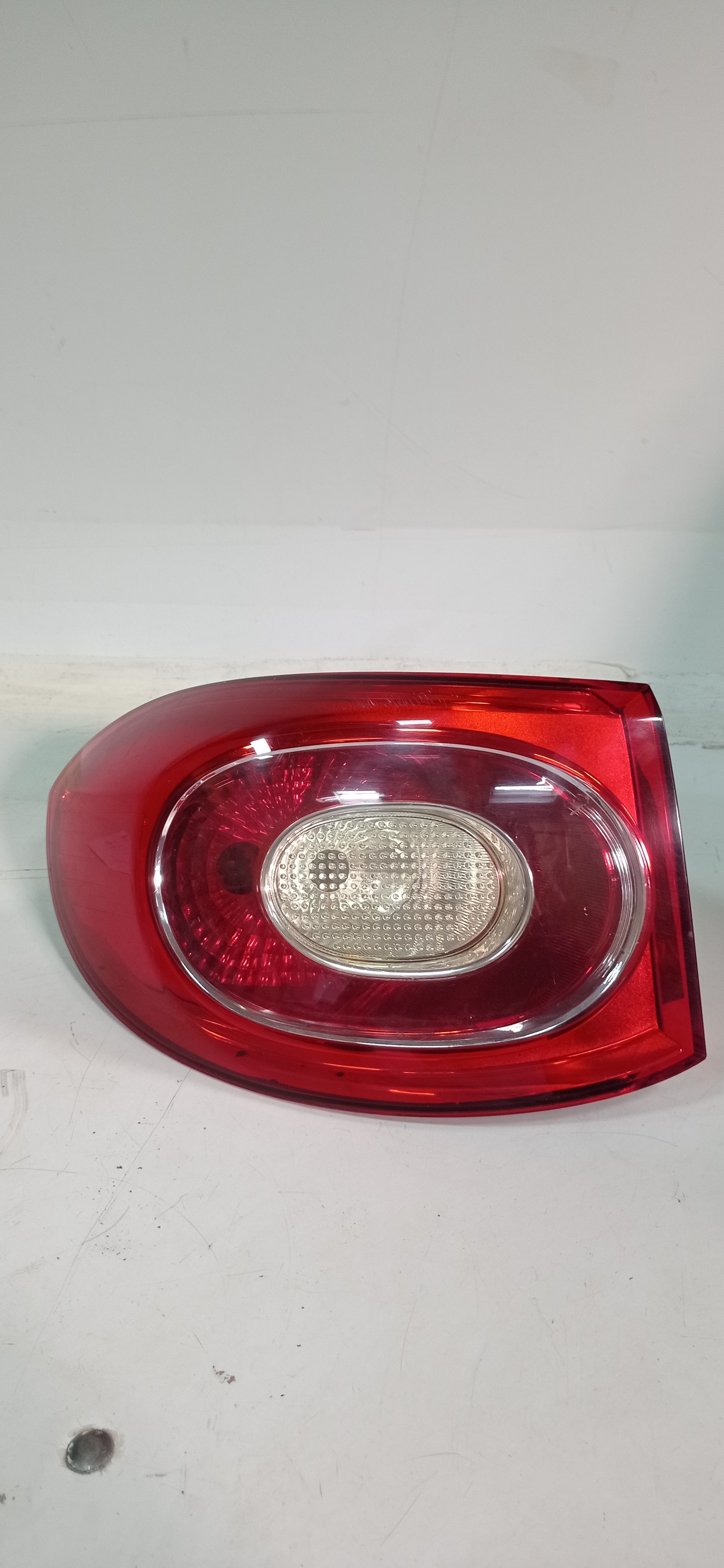 LANTERNA TRASEIRA ESQUERDA VOLKSWAGEN TIGUAN 2008 A 2010