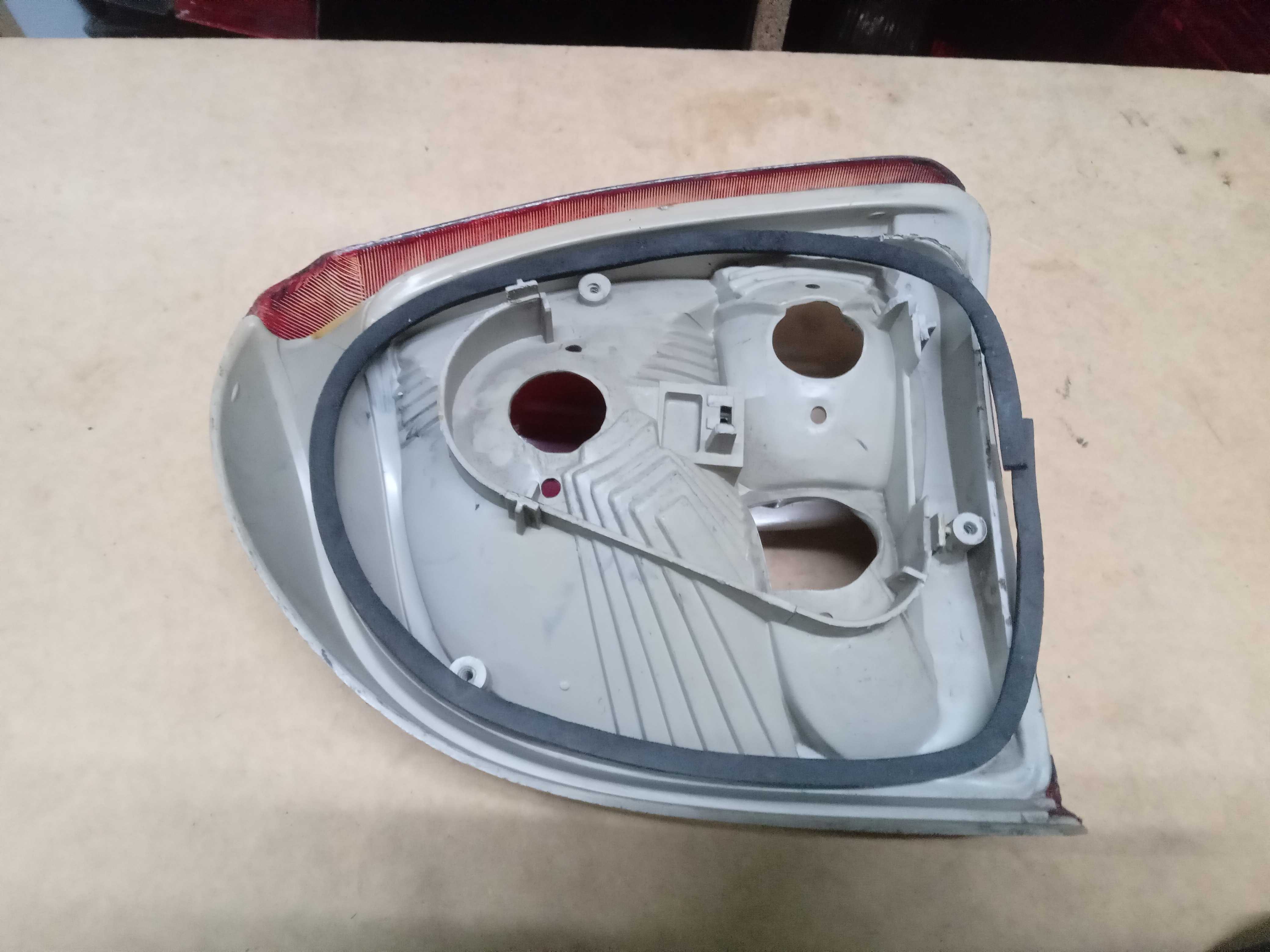 LANTERNA TRASEIRA ESQUERDA VW GOL 3