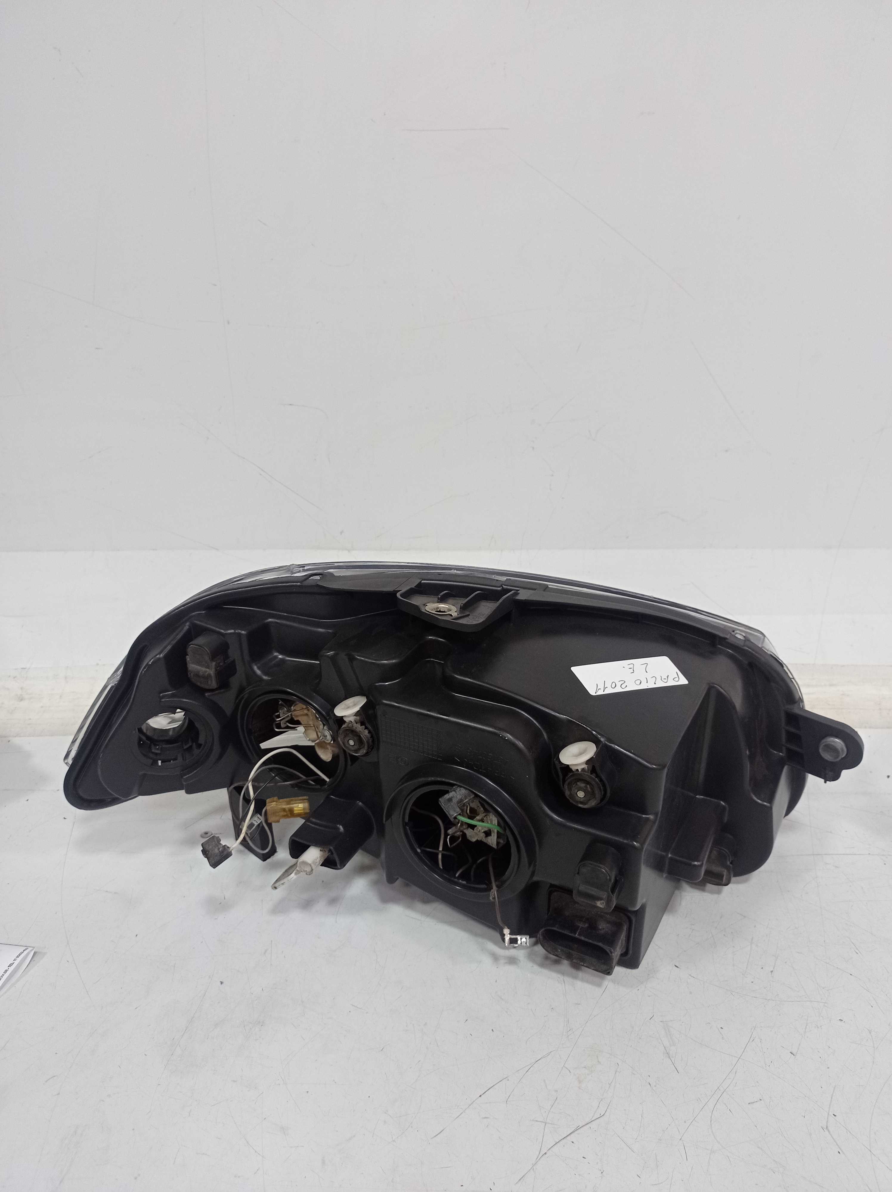 FAROL ESQUERDO FIAT PALIO 2011 RECUPERADO 1