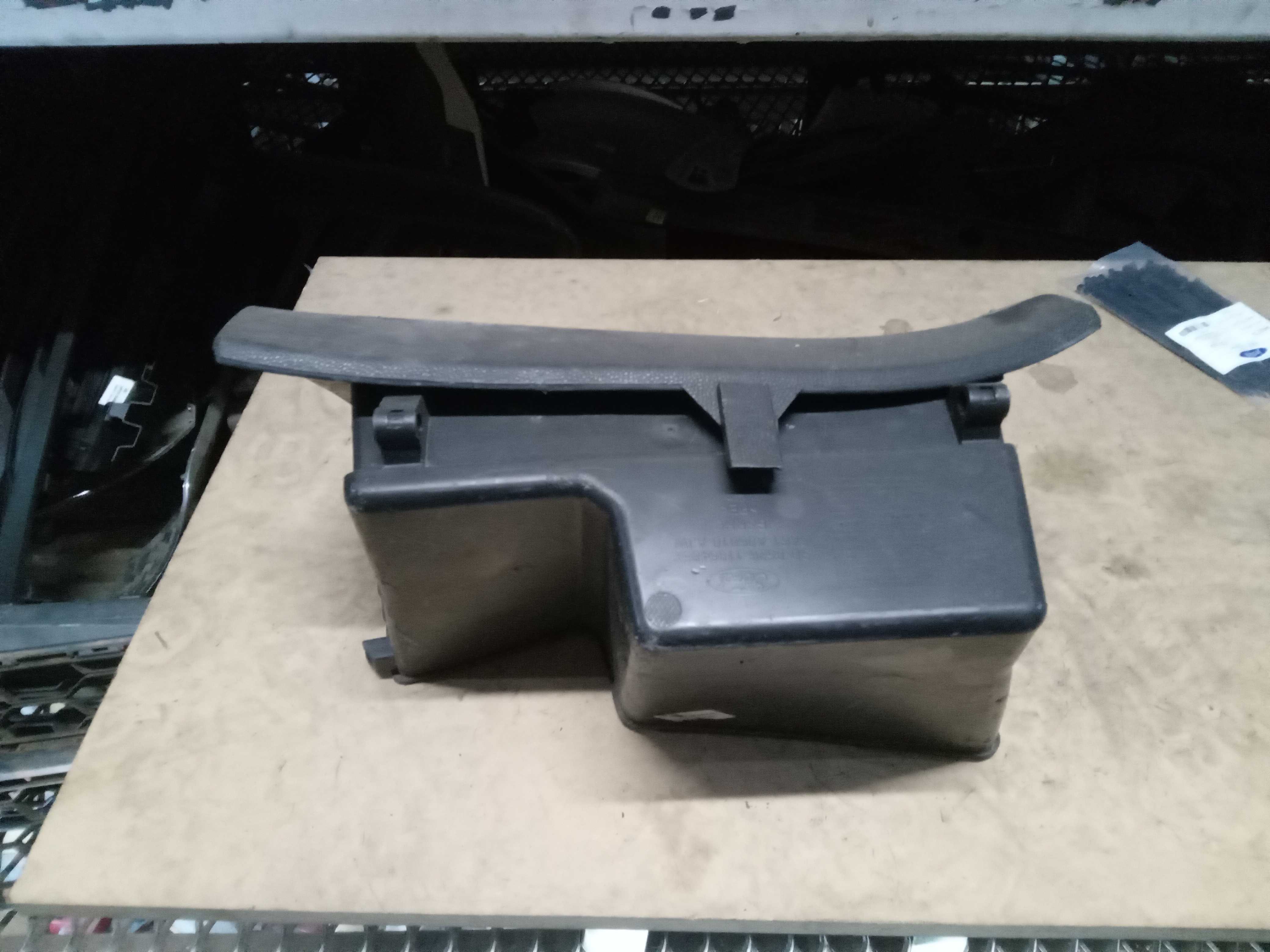 PORTA LUVAS FORD NEW FIESTA 2014 3