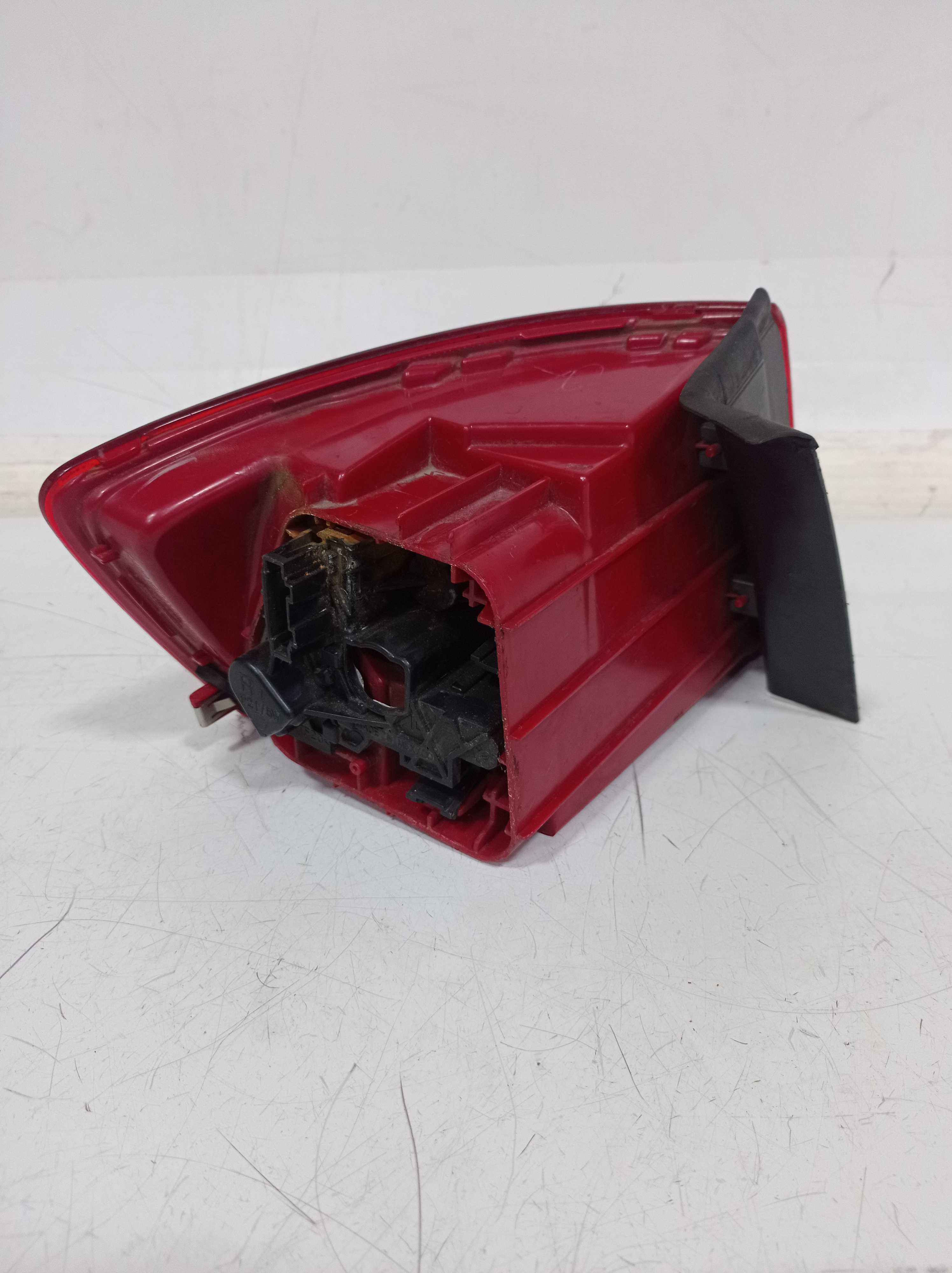 LANTERNA TRASEIRA ESQUERDA VOLKSWAGEN JETTA 2013 4