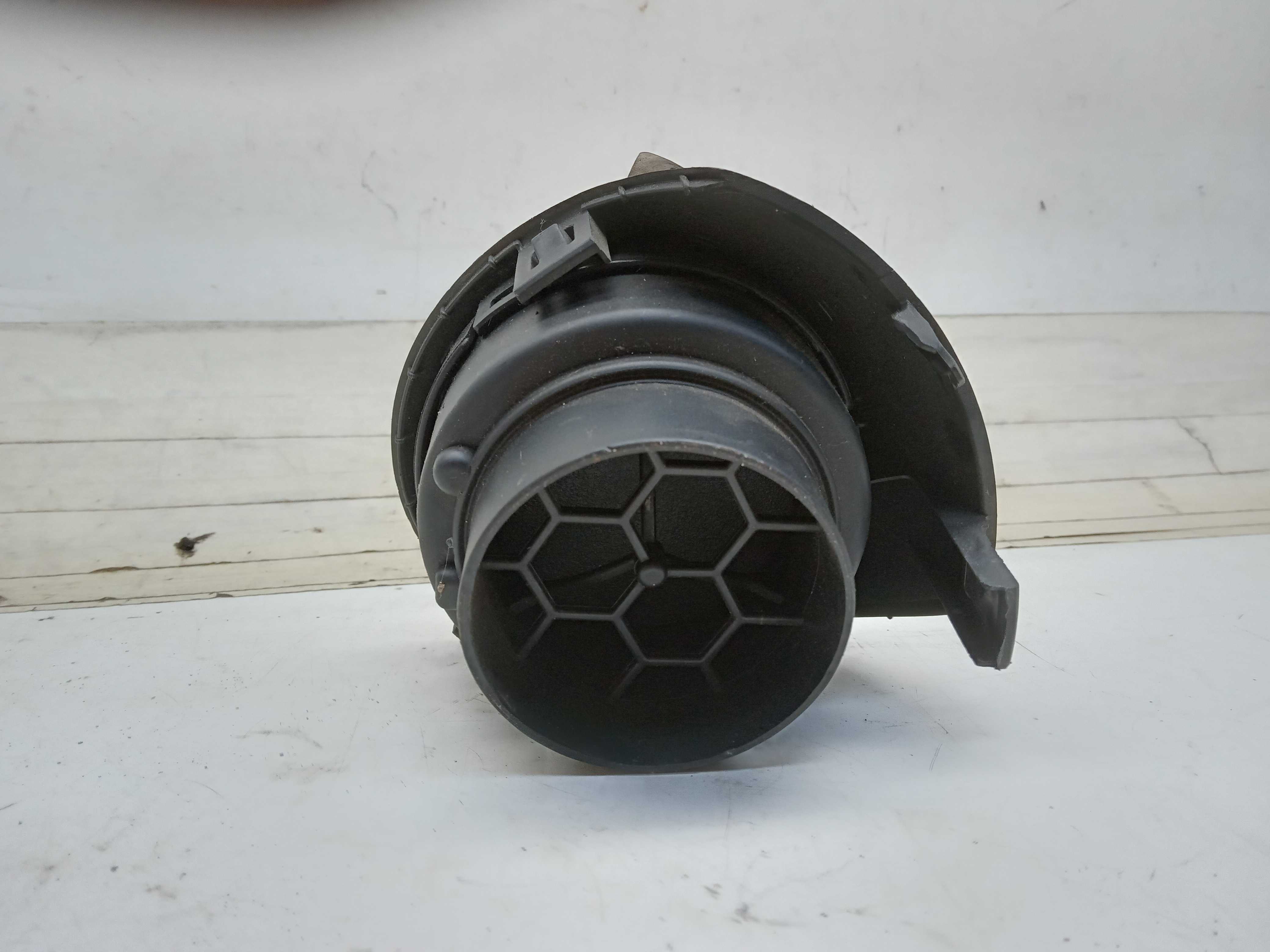 DIFUSOR AR LATERAL HONDA FIT 2009 1