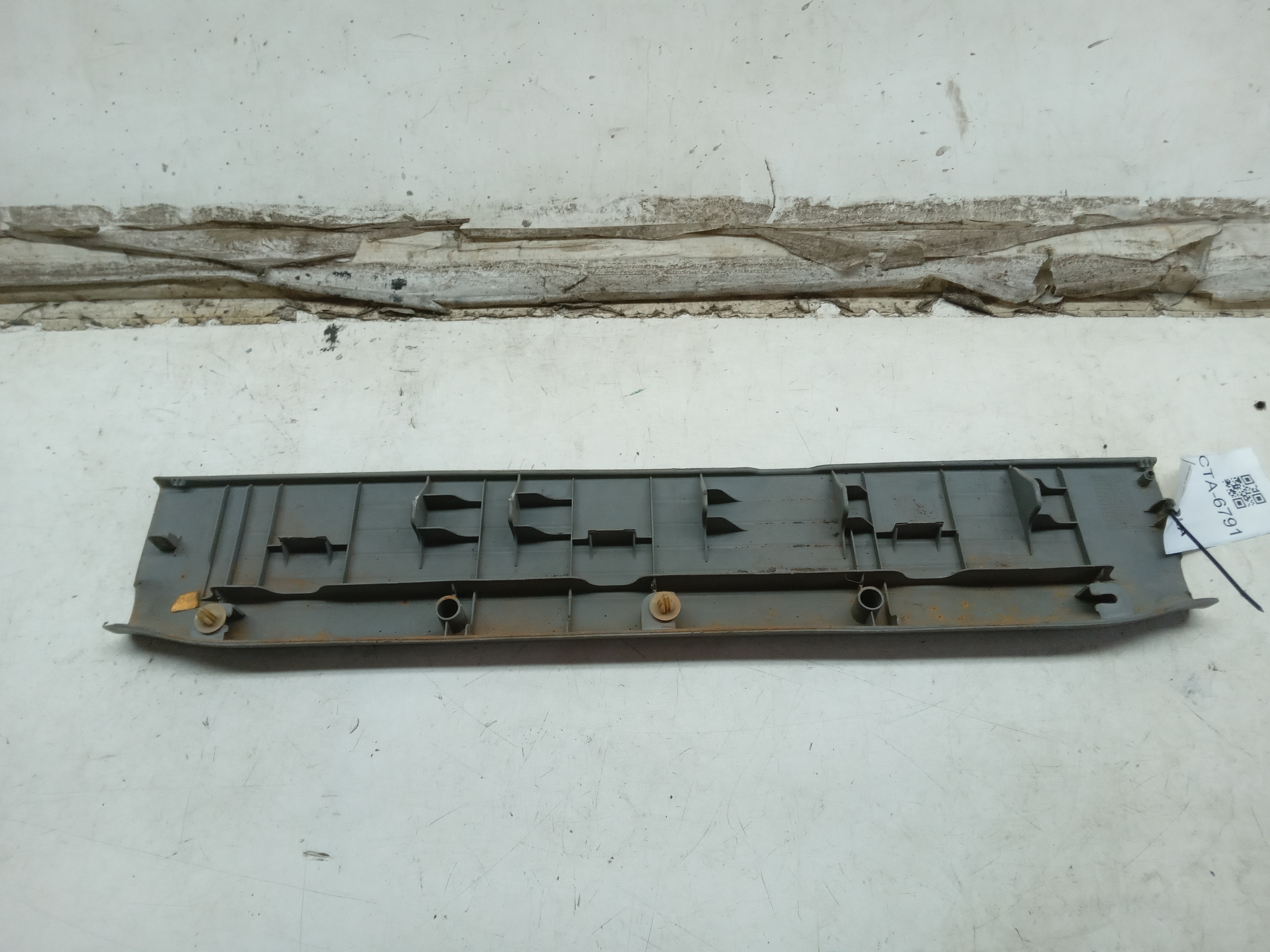 MOLDURA PISANTE SOLEIRA LD TOYOTA HILUX 2010 2