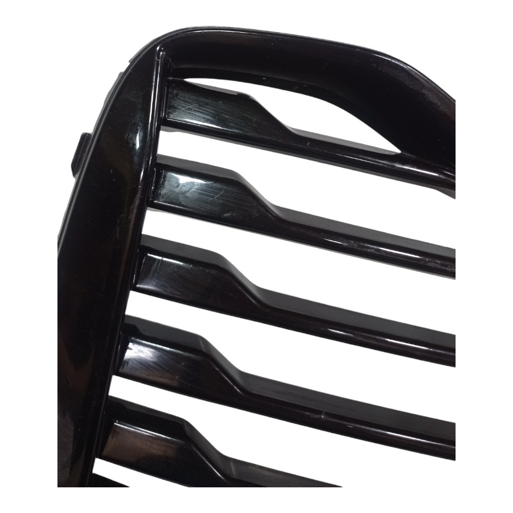 Moldura Grade Parachoque Dianteiro Direito Volvo Xc60 2023 5